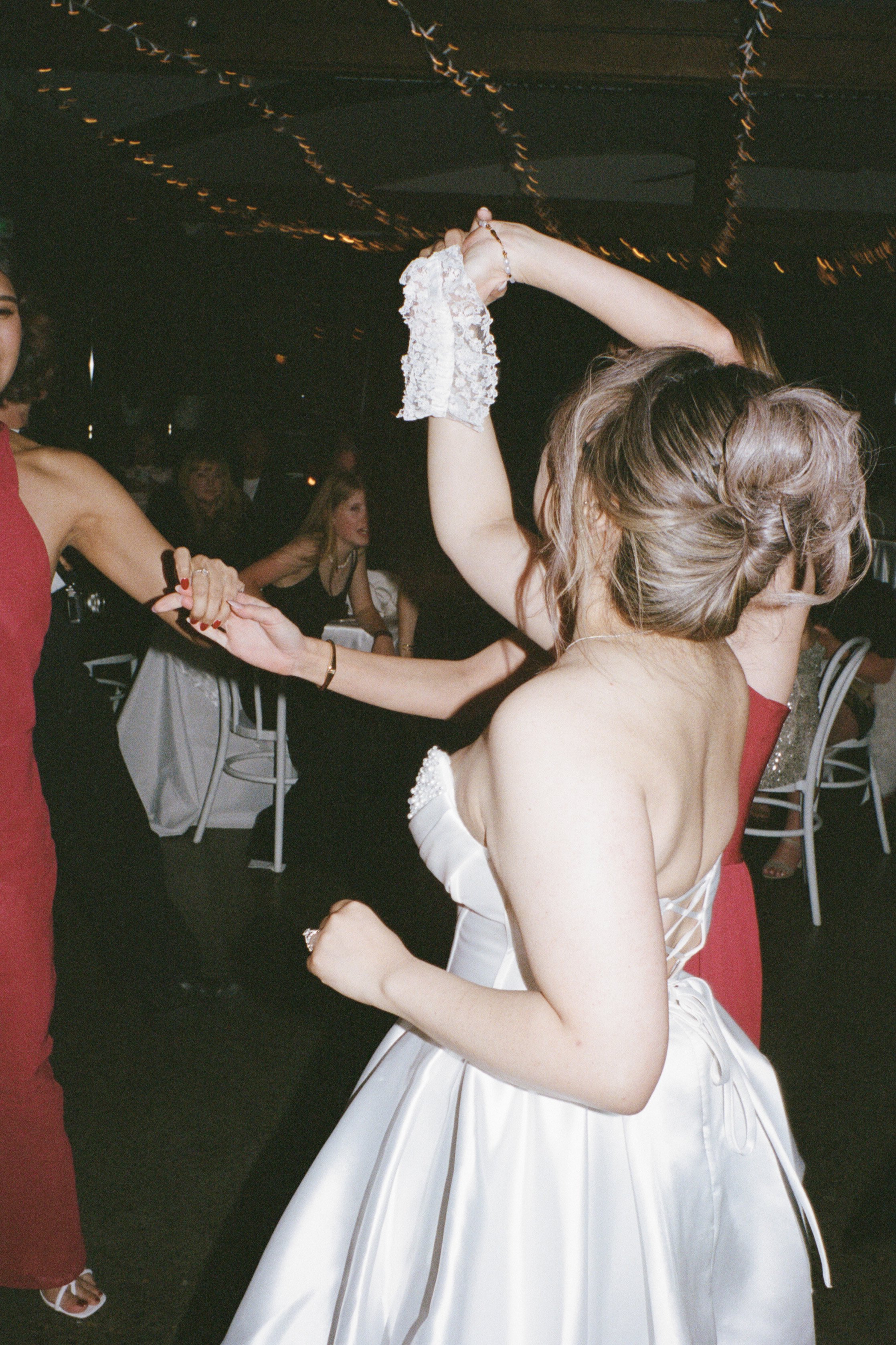 Ashley_Connor_Sydney_Film_Wedding_Photographer_BarefootandBearded-43.jpg