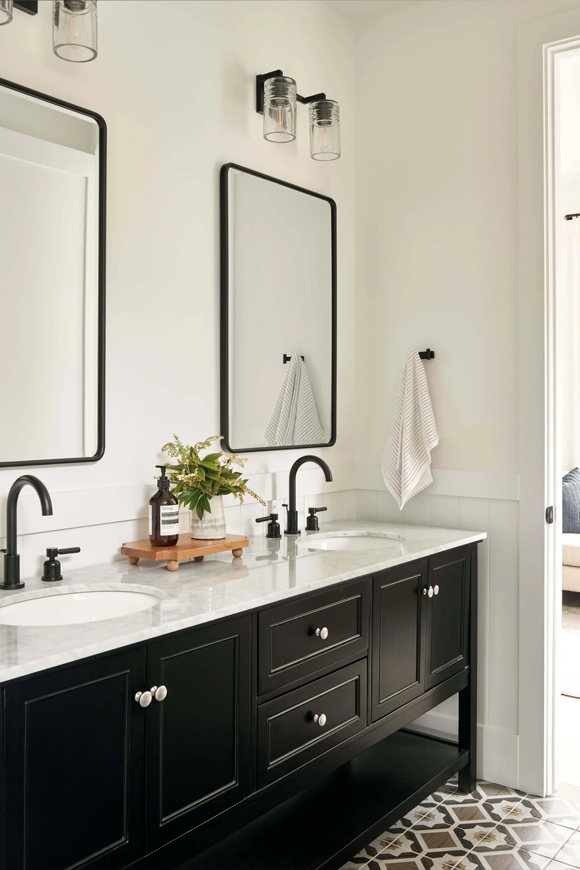 Shannon-Cassell-Becker-12-12-23-Guest-Bath-Web.jpg