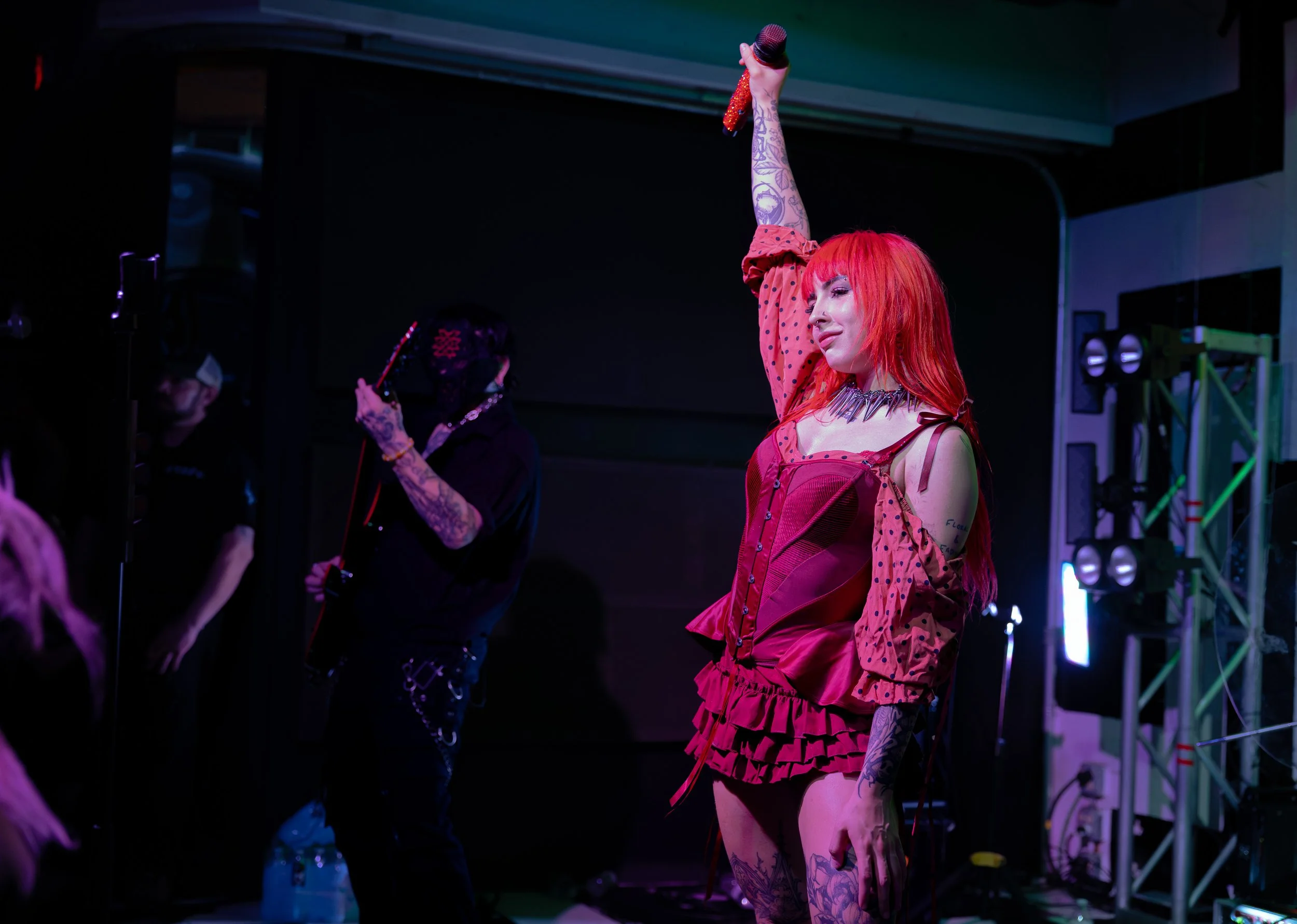 TheRedLadyTour-2.jpg