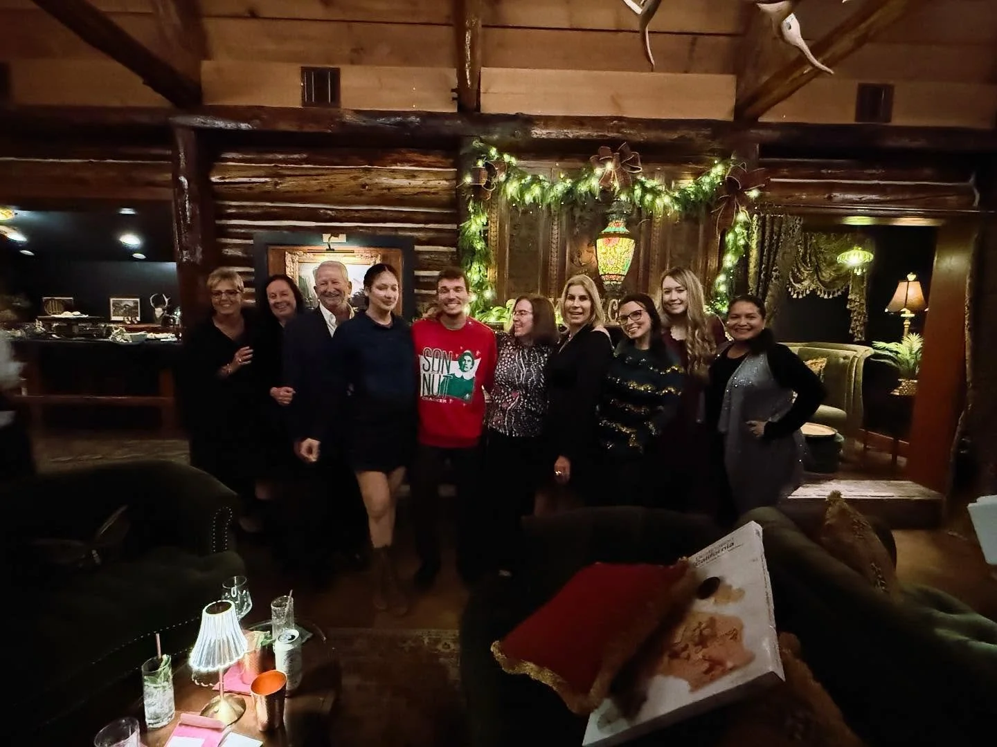 Wrapping up the year with the best team around 🎄 Cheers to another successful year and the people who make it all happen behind the scenes. ✨ 
.
.
Low quality photo of a high quality night