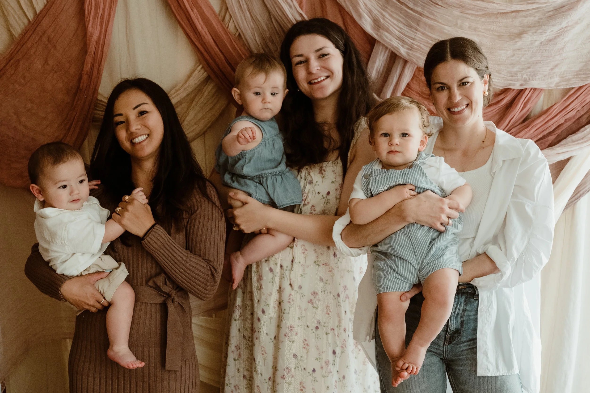 Amaia Mamas Brisbane Premium Mothers Group Programs Mums holding their babies