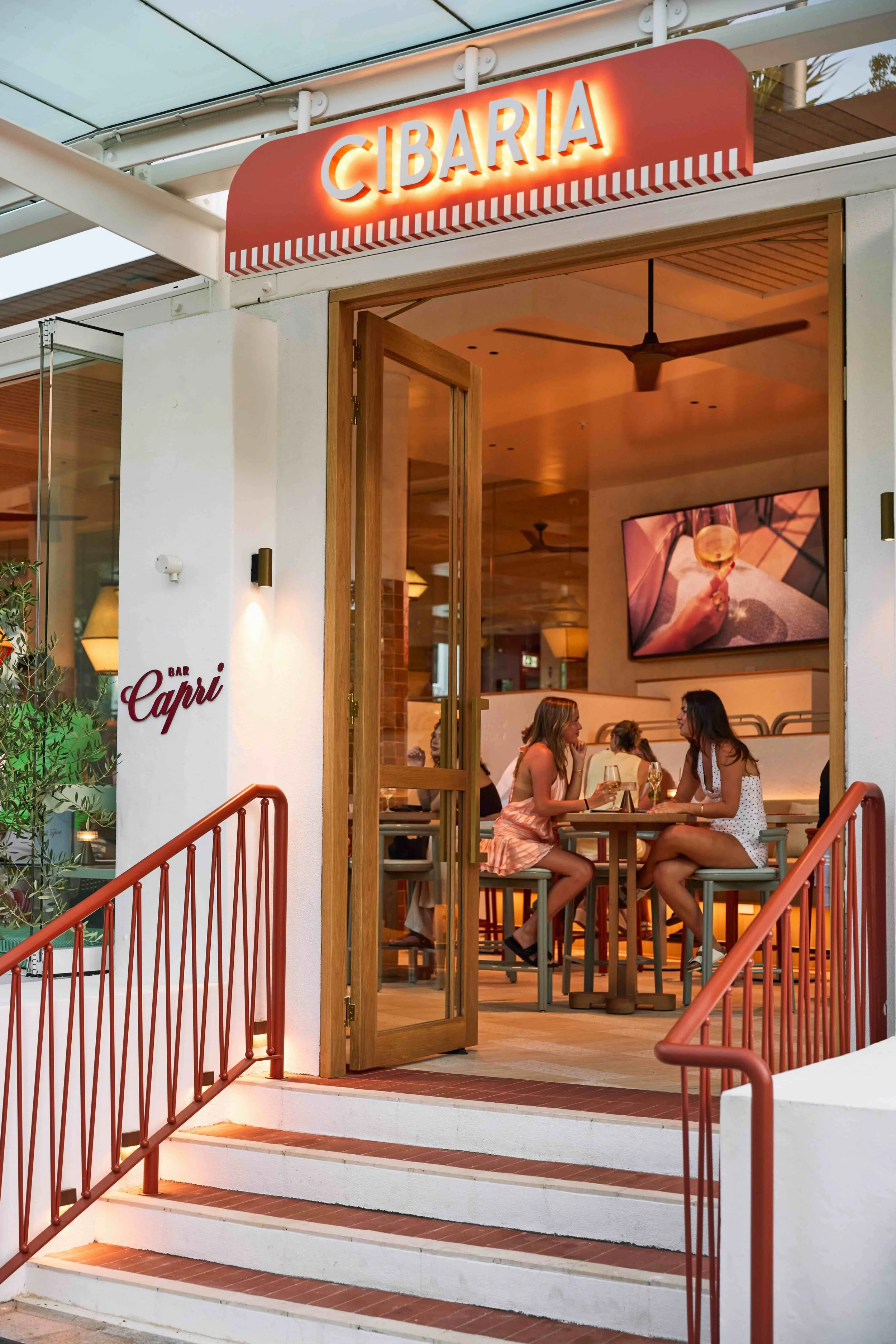 live music at bar capri