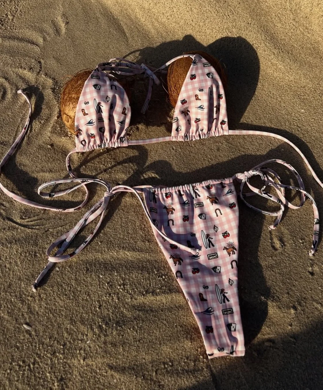 Alohaw bikini print design
