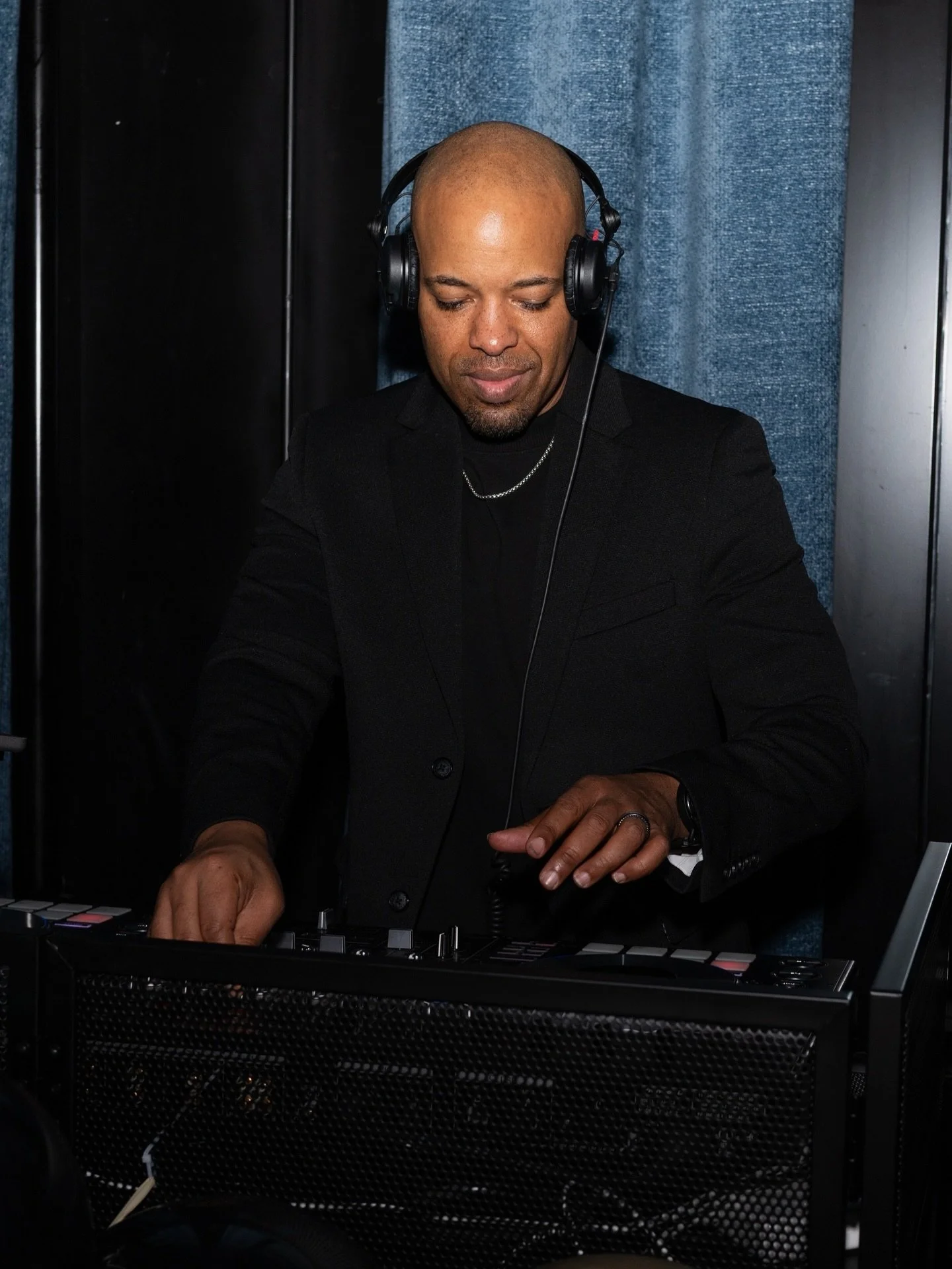 Curated DJs. Elevated vibes. Late-night sounds that set the mood. This is how nights are meant to feel at Society Pizza Lounge.

SliceOfSociety.com

#SocietyPizzaLounge #CuratedDJNights #LateNightVibes #SCVNightlife #ElevatedExperience