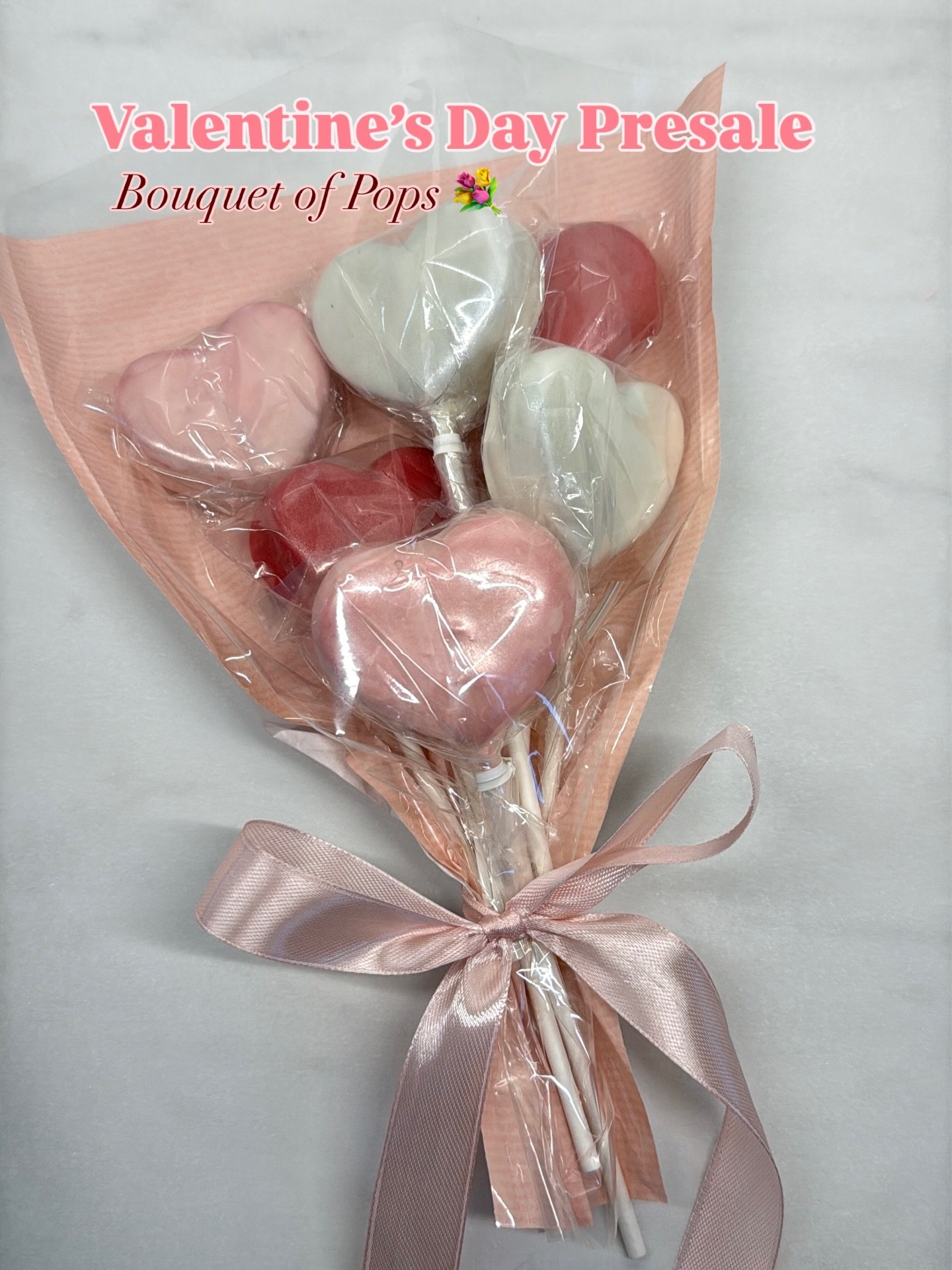Valentine&rsquo;s Day presales are live on my website (link in my bio) 💐💕 

Here&rsquo;s the lineup:

💐 bouquet of pops - 6 cake pops (Chocolate, Vanilla + Strawberry) formed  in a bouquet // $21

🍪 cookie cake - chocolate chip cookies topped wit