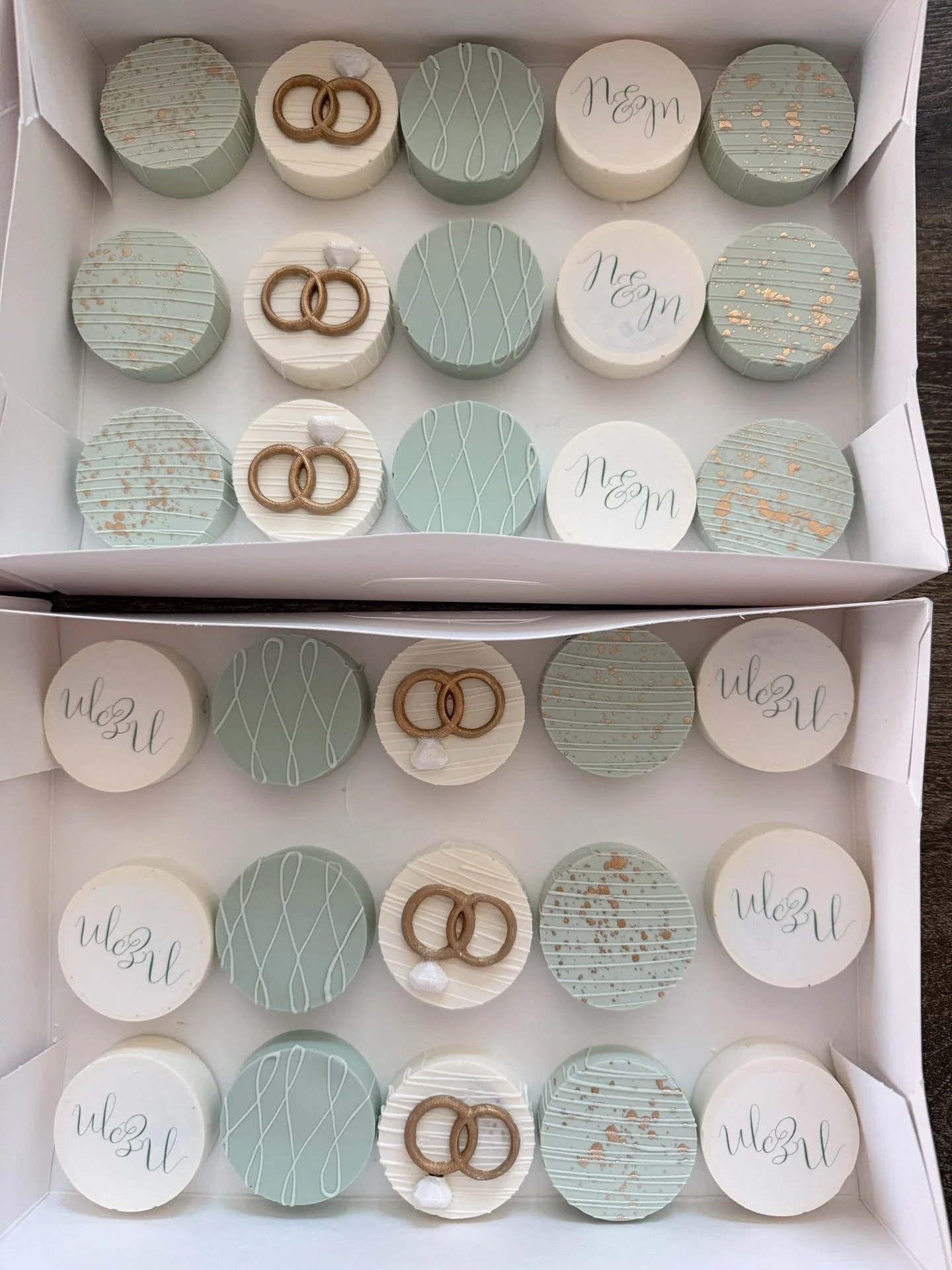 So so grateful to be such a small portion of someone&rsquo;s big day 🥹 

This wedding package includes 4 dozen chocolate covered Oreos, 4 dozen pretzels + 3 dozen cake pops! 🥰💍