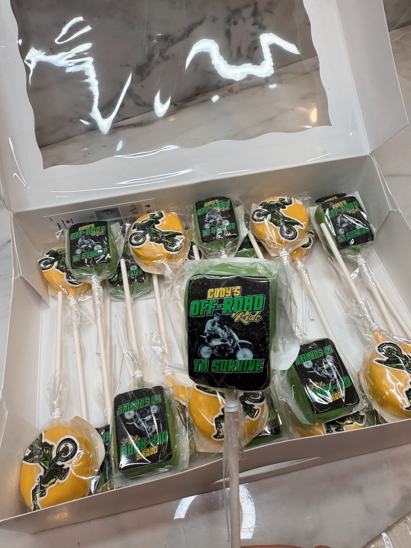 looooved making these for the @codywatersfoundation 💚💛