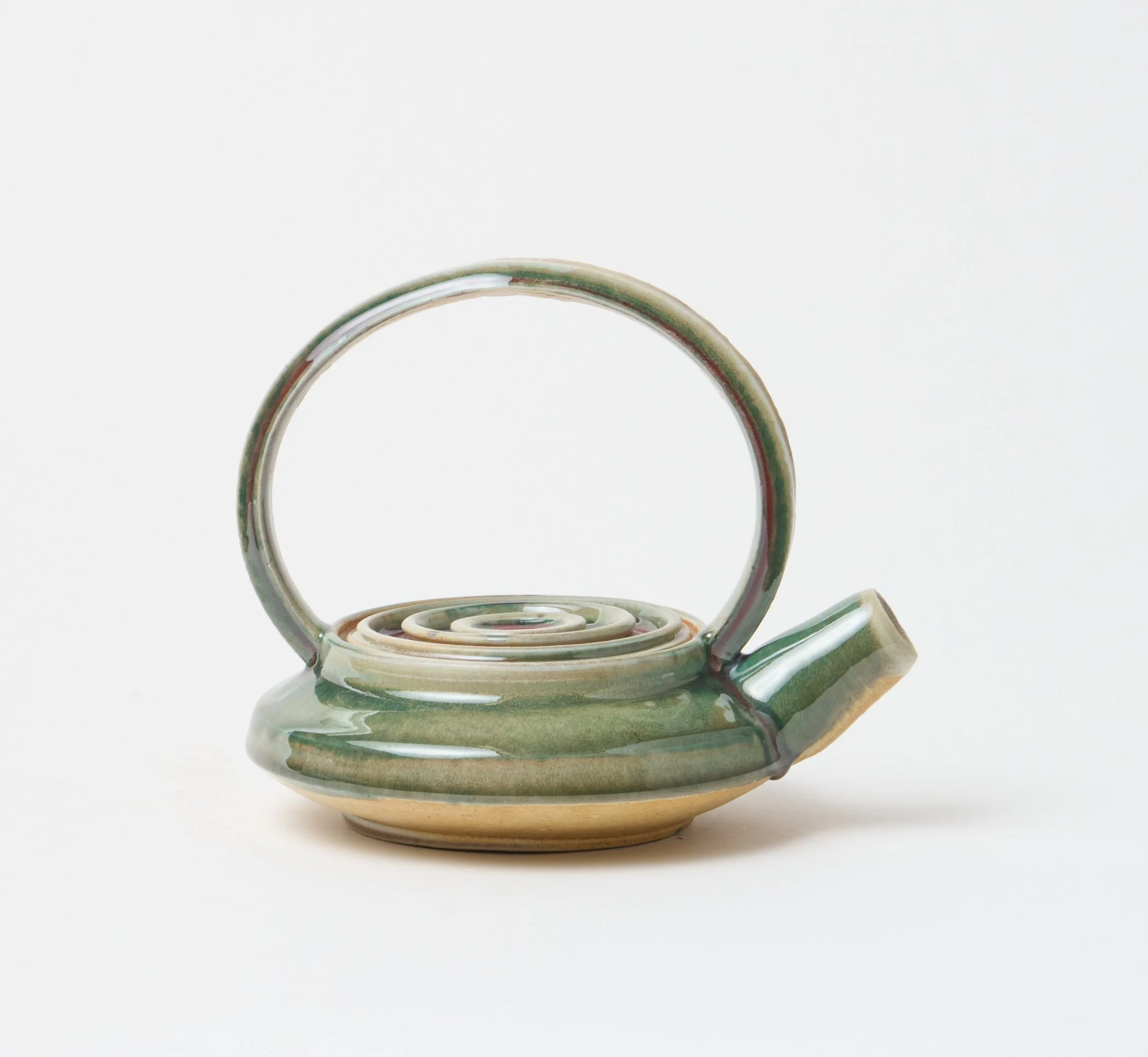 LeonCay_Salty Apple teapot2 - Leon Cay.jpg