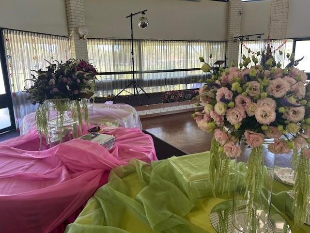 wedding tall flowers colour cloths2.jpg