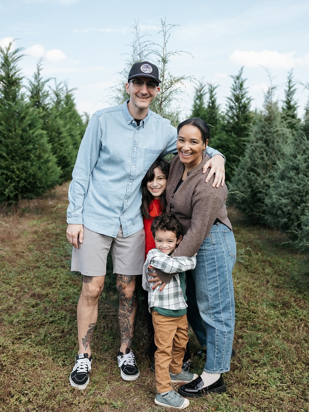 A little holiday love from our crew to yours 💛✨
Over here we&rsquo;ve been soaking up all the cozy vibes, hot cocoa with the kiddos, twinkling lights everywhere, and way too many holiday cookies (zero regrets, honestly).

As I look back on this year