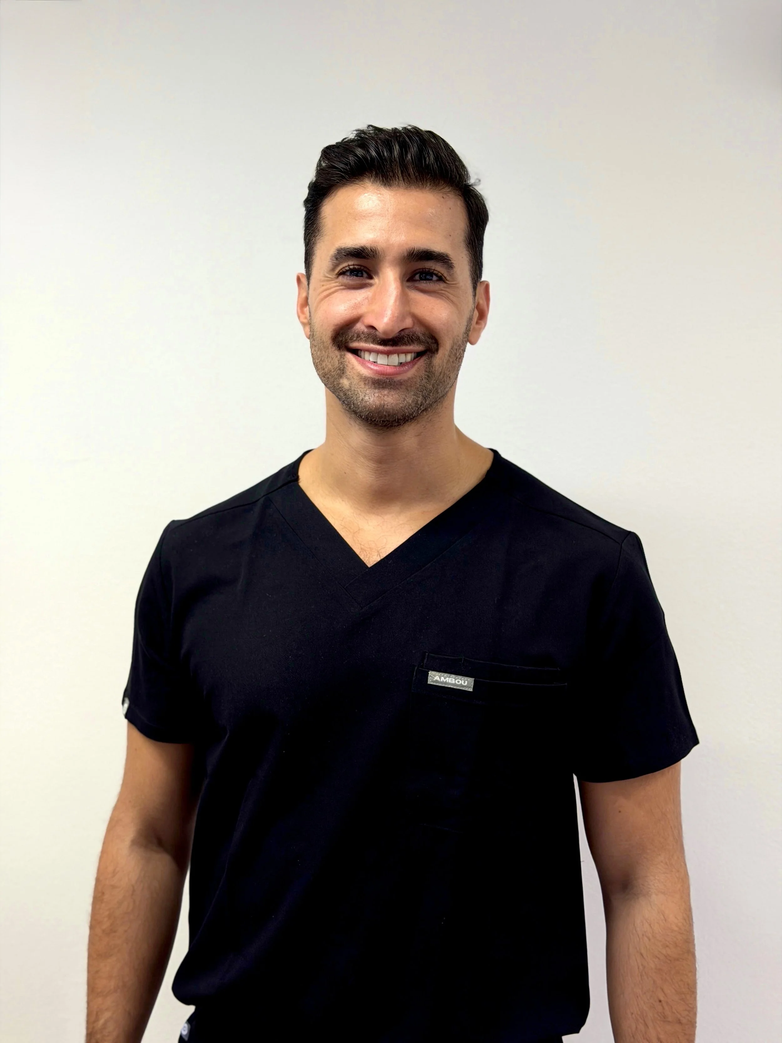 Dr. med. Schahab Moaeri, Arzt, Yogalehrer, Impacthealth, Chirotherapie Frankfurt am Main, Lebensstilmedizin