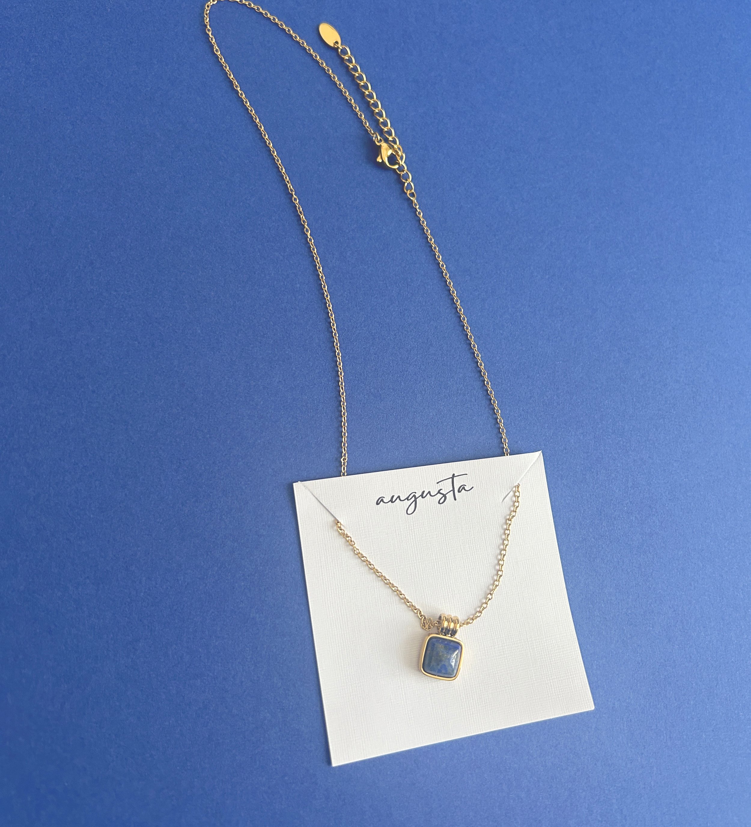 Augusta Jewellery Dainty Lapis Lazuli Necklace with chain