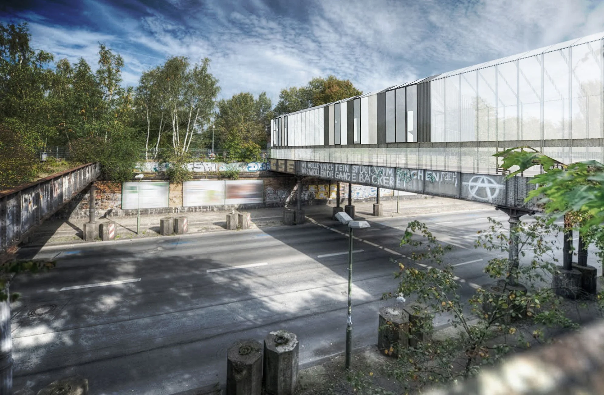 Une architecture moderne en verre blanc avec des fenêtres rectangulaires, construite au-dessus d'un parking vide, entourée d'arbres verts et d'un ciel bleu avec des nuages finement dispersés.