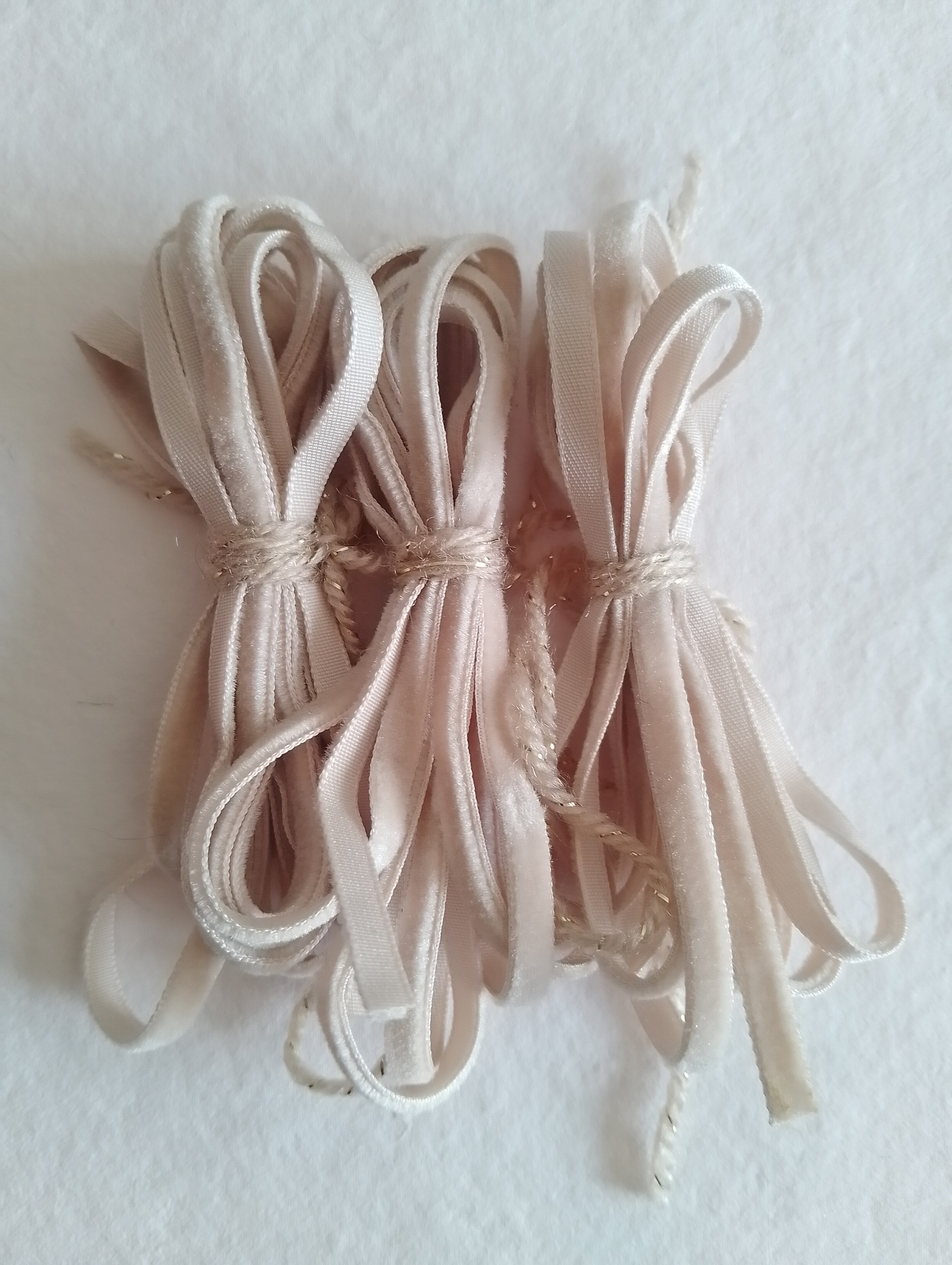 Delicate Vintage Cream Velvet Trim Ribbon
