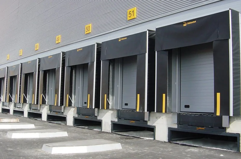 Dock shelter Malaysia installed at warehouse loading bay for weather protection.
