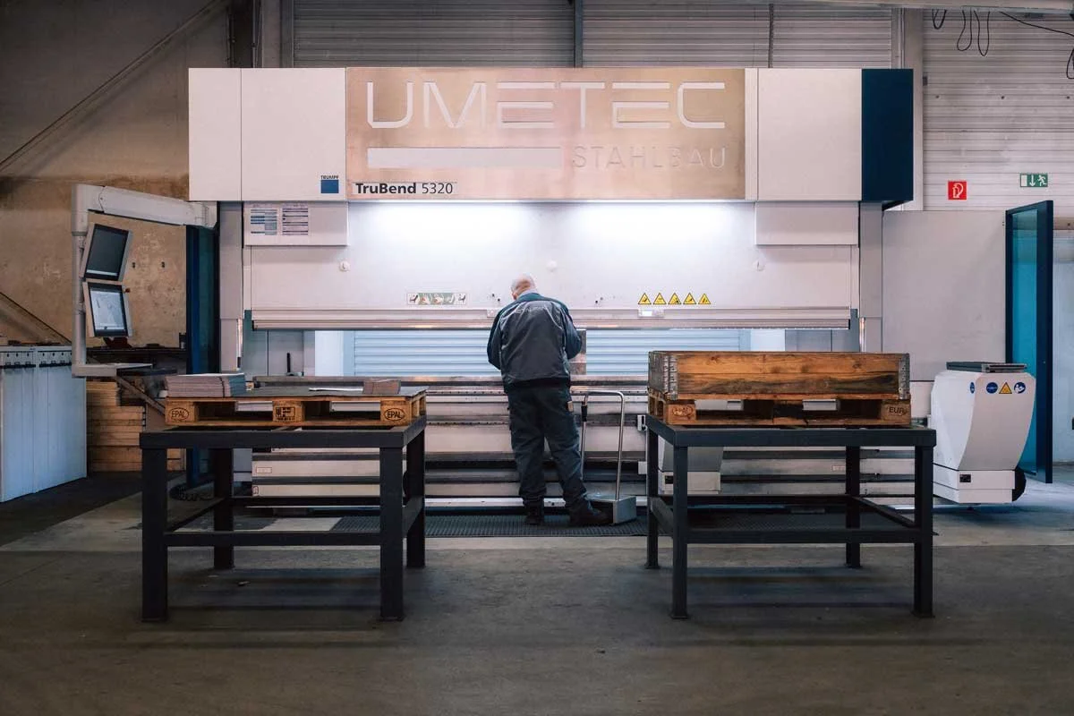 Pr&auml;zision entscheidet. Besonders beim Abkanten.

Mit unseren @trumpf.group #TruBend 5230 &amp; 5320 sowie der TRUMPF TruBend 7036 fertigen wir Kantteile pr&auml;zise, wiederholgenau und montagegerecht. Vom filigranen Kleinbauteil bis zum 4.000 m