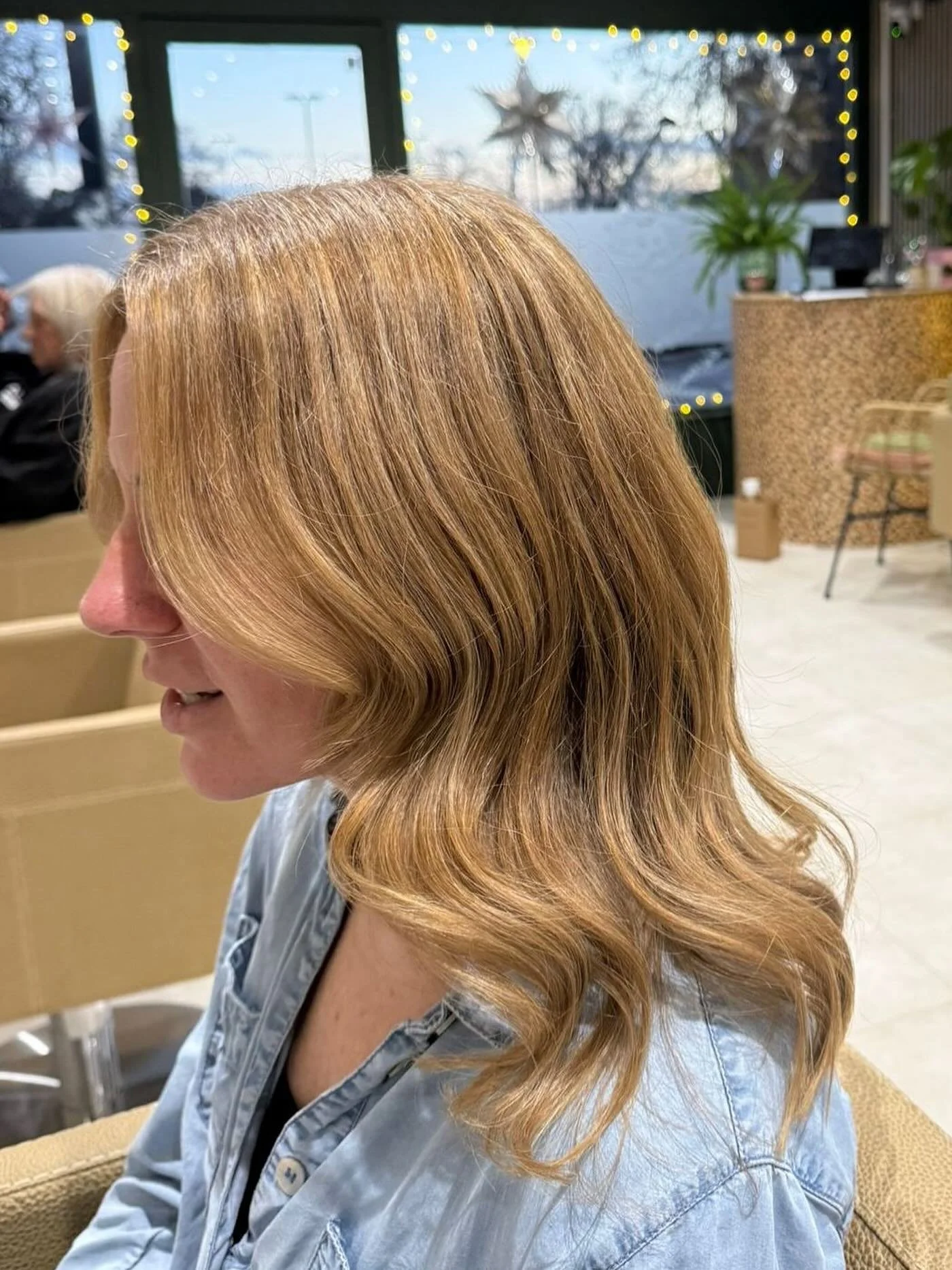 Beautiful colour refresh and style 😍

#christmashair #refresh #loreal #essexbusiness #leighonsea #independentsalon #redken #styling #hairsalon