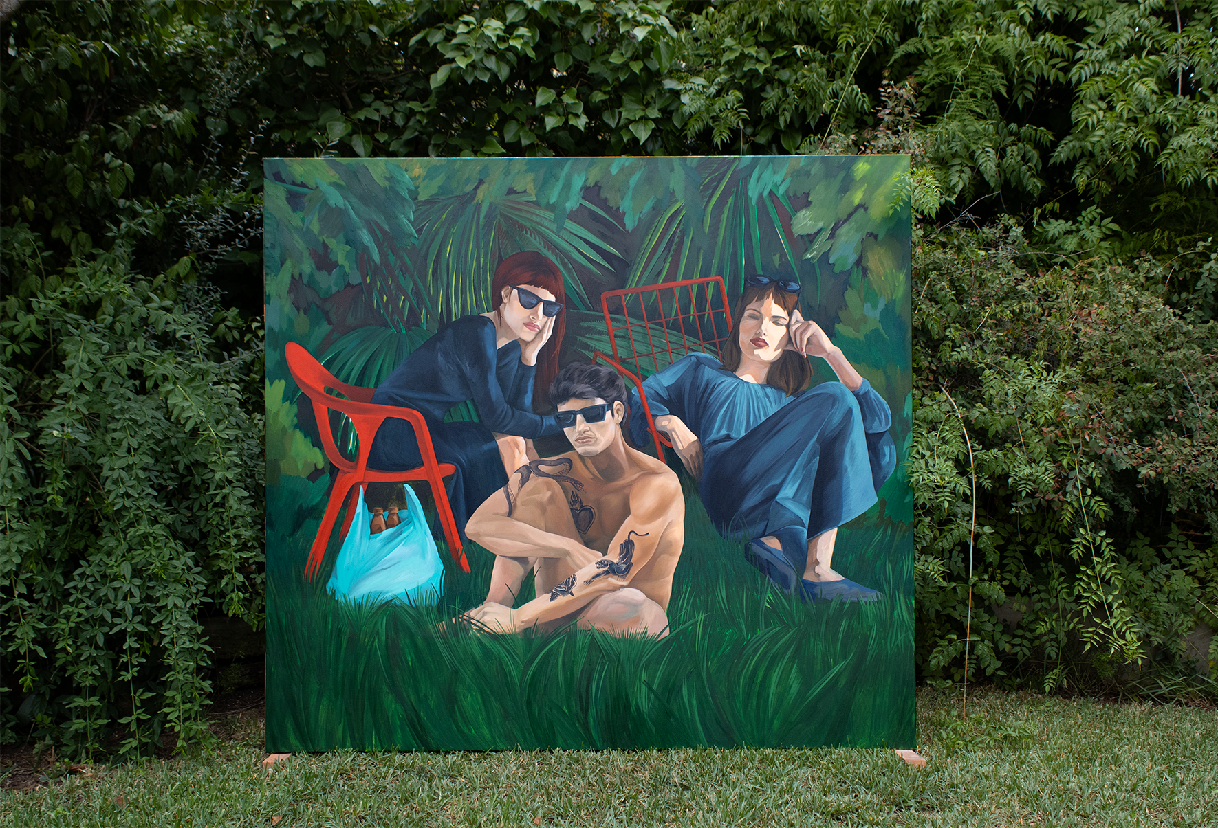 A contemporary reinterpretation of Édouard Manet's "Déjeuner Sur L'herbe". Azucena González transforms the scene into a breakfast on the grass in Valencia in a large-format oil painting. The figures are enjoying an after-party in the garden.