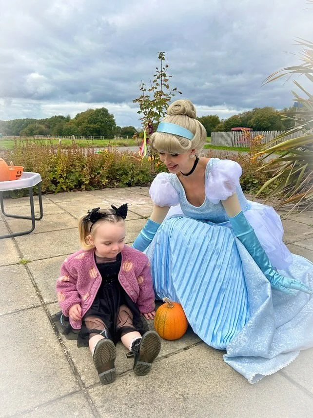 Pumpkin picking &amp; a princess! This little cutie was in her element 👧🏼🎃🩵

Package: Event Princess Appearance (Cinderella) 
📍: Glow Baby Play Centre, Bexhill, East Sussex.