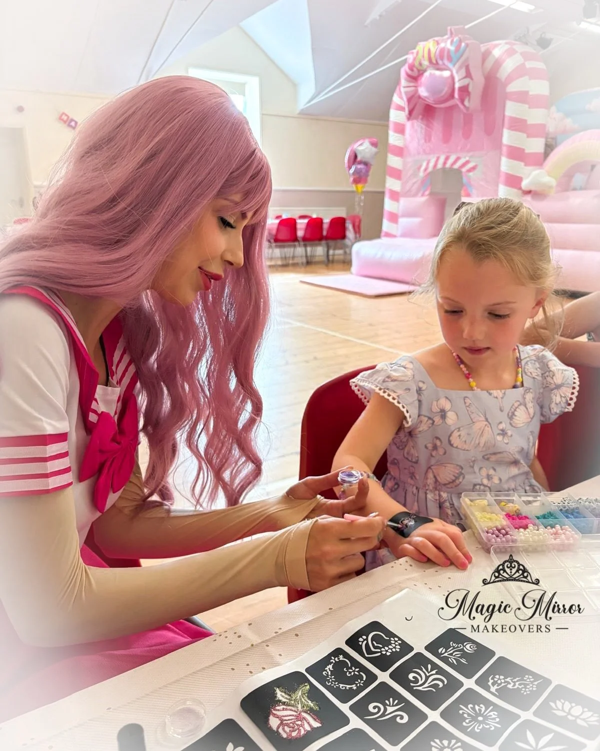 Beads, glitter tattoos, bouncy castle = girly party! 🎈 

🪞 𝐏𝐚𝐜𝐤𝐚𝐠𝐞: Custom | 1hr character leading craft activity &amp; glitter tattoos! 
🧚🏼&zwj;♀️ 𝐂𝐡𝐚𝐫𝐚𝐜𝐭𝐞𝐫: Custom | Romi from Catch Tennieping
📍 𝐋𝐨𝐜𝐚𝐭𝐢𝐨𝐧: Ninfield, East