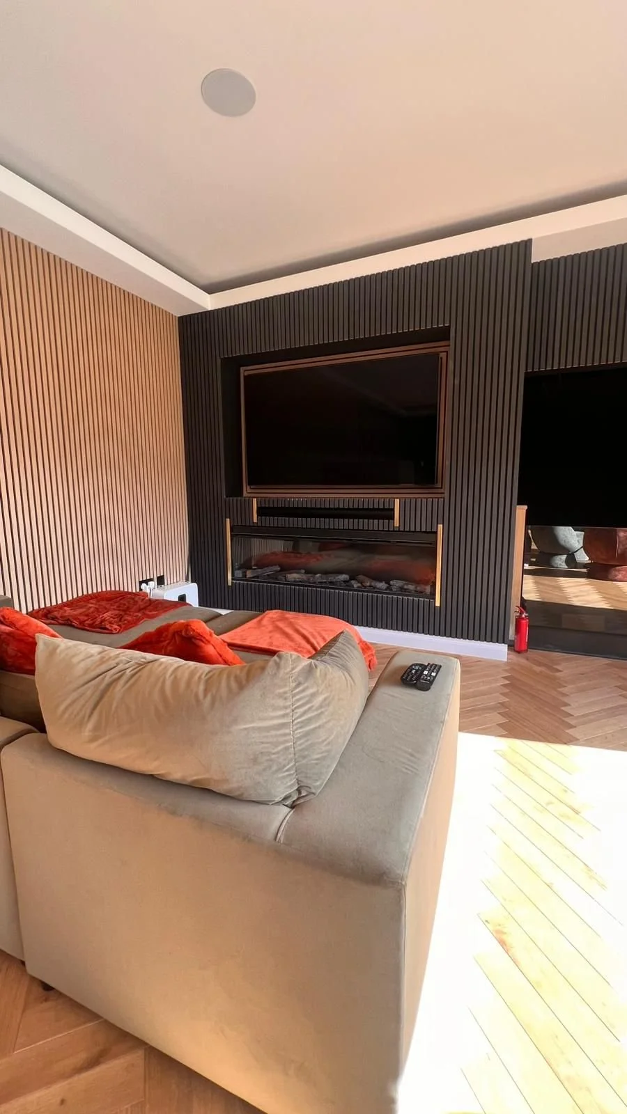 PHOTO-2025-08-28-11-43-57 3.jpg