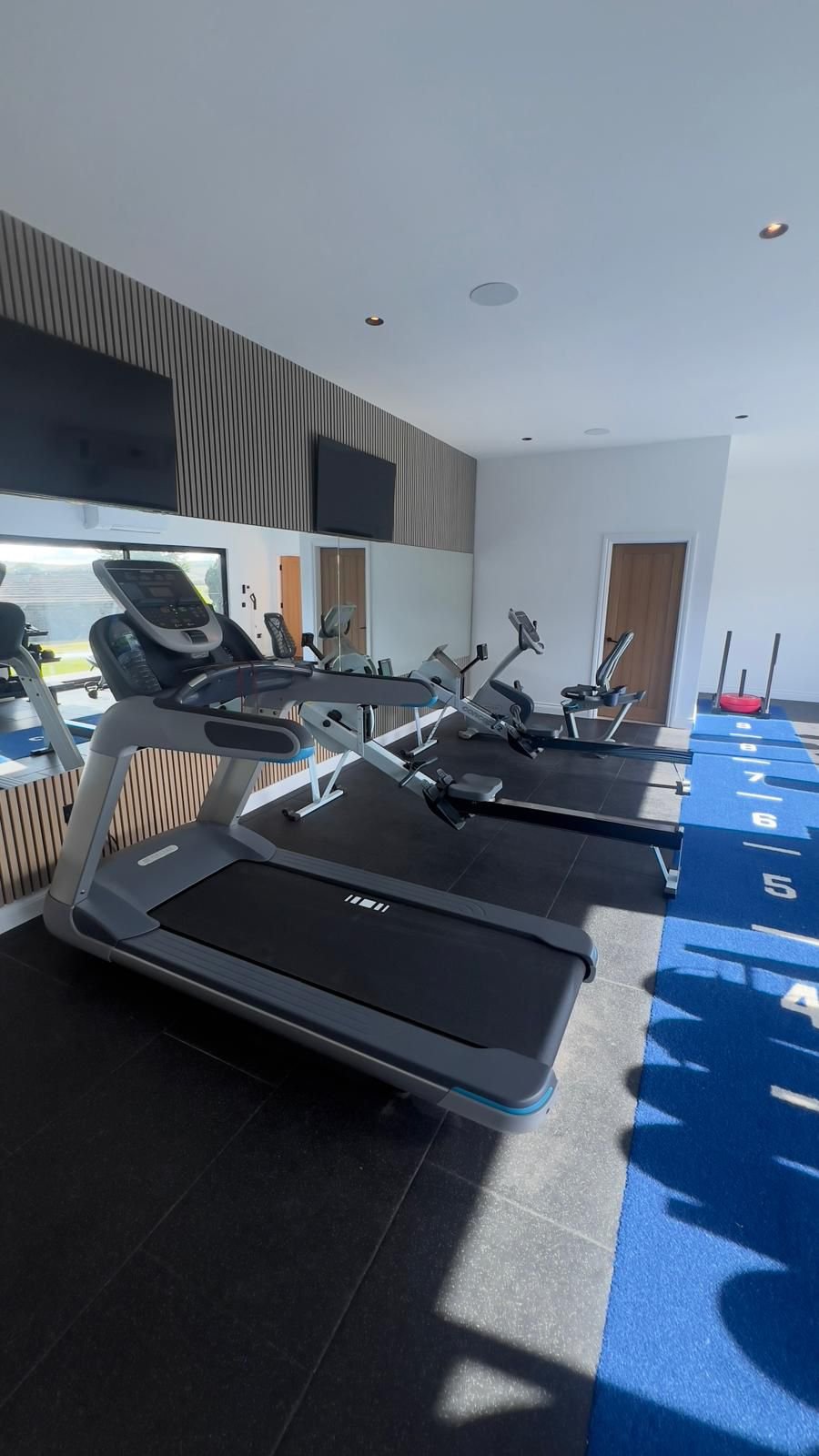 PHOTO-2025-08-28-11-43-56 4.jpg