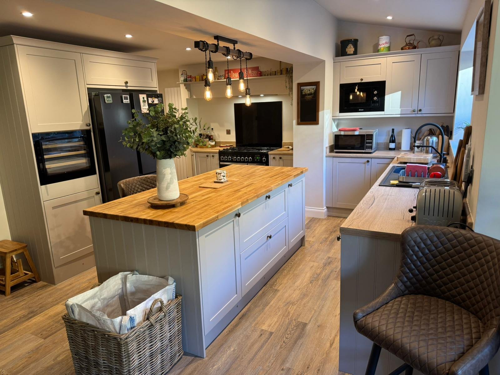 PHOTO-2025-08-28-11-59-13 4.jpg