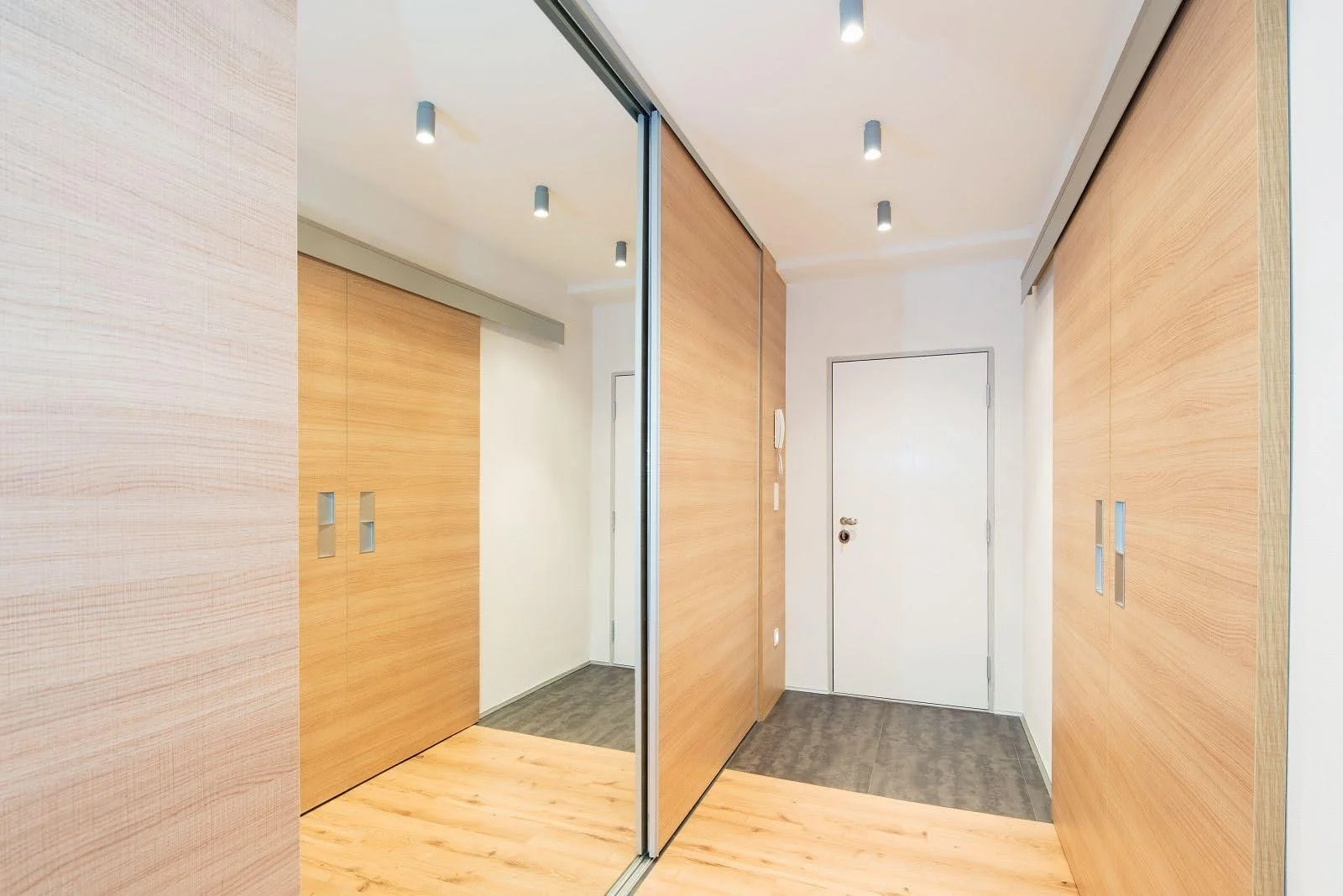 WhatsApp Image 2026-03-21 at 17.28.36 (3).jpeg