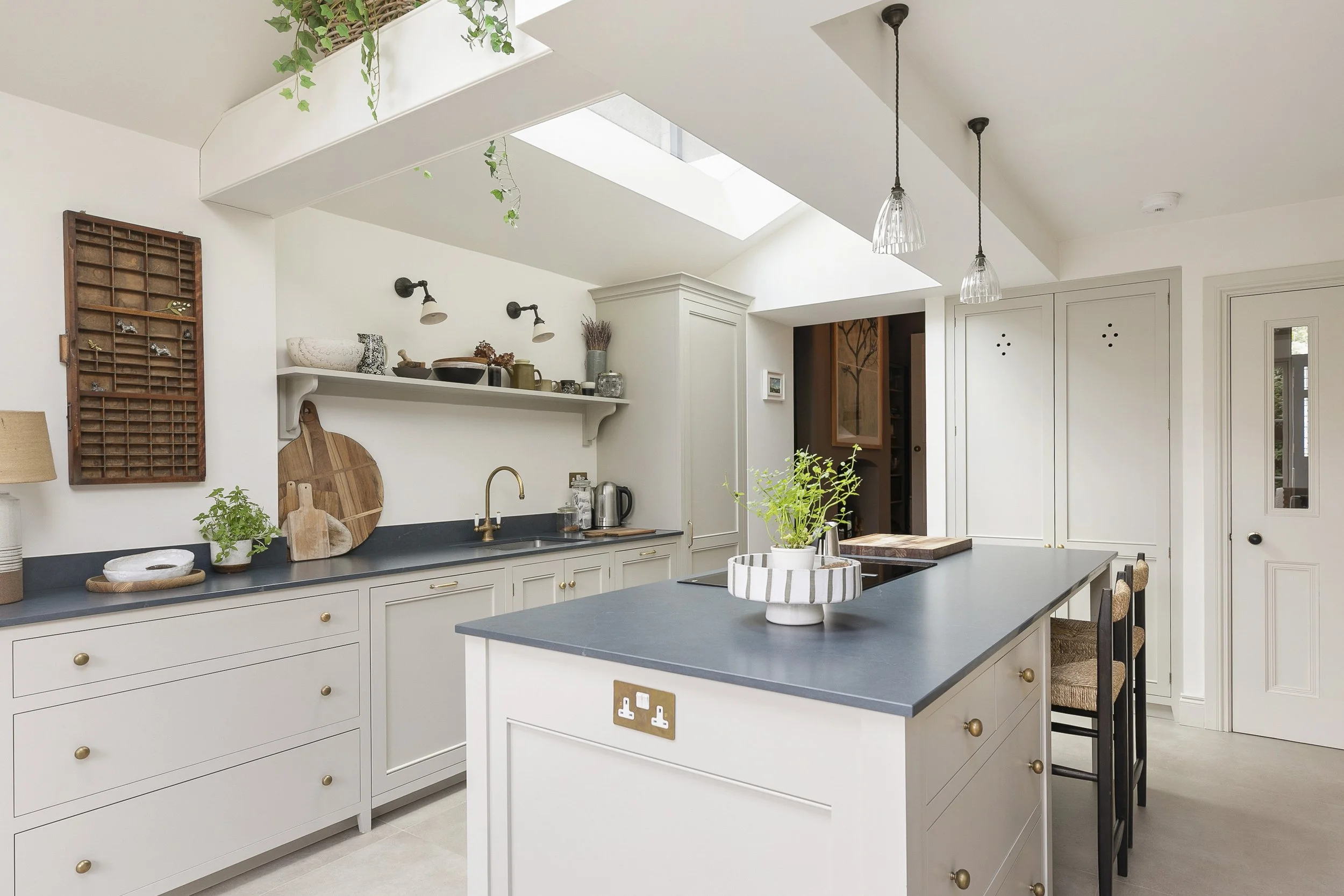 56interiors _PropertyPIx.jpg