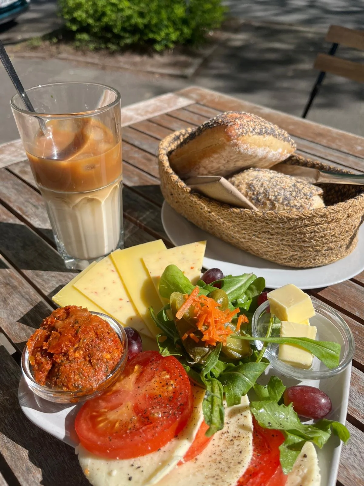 Frühstück draußen
