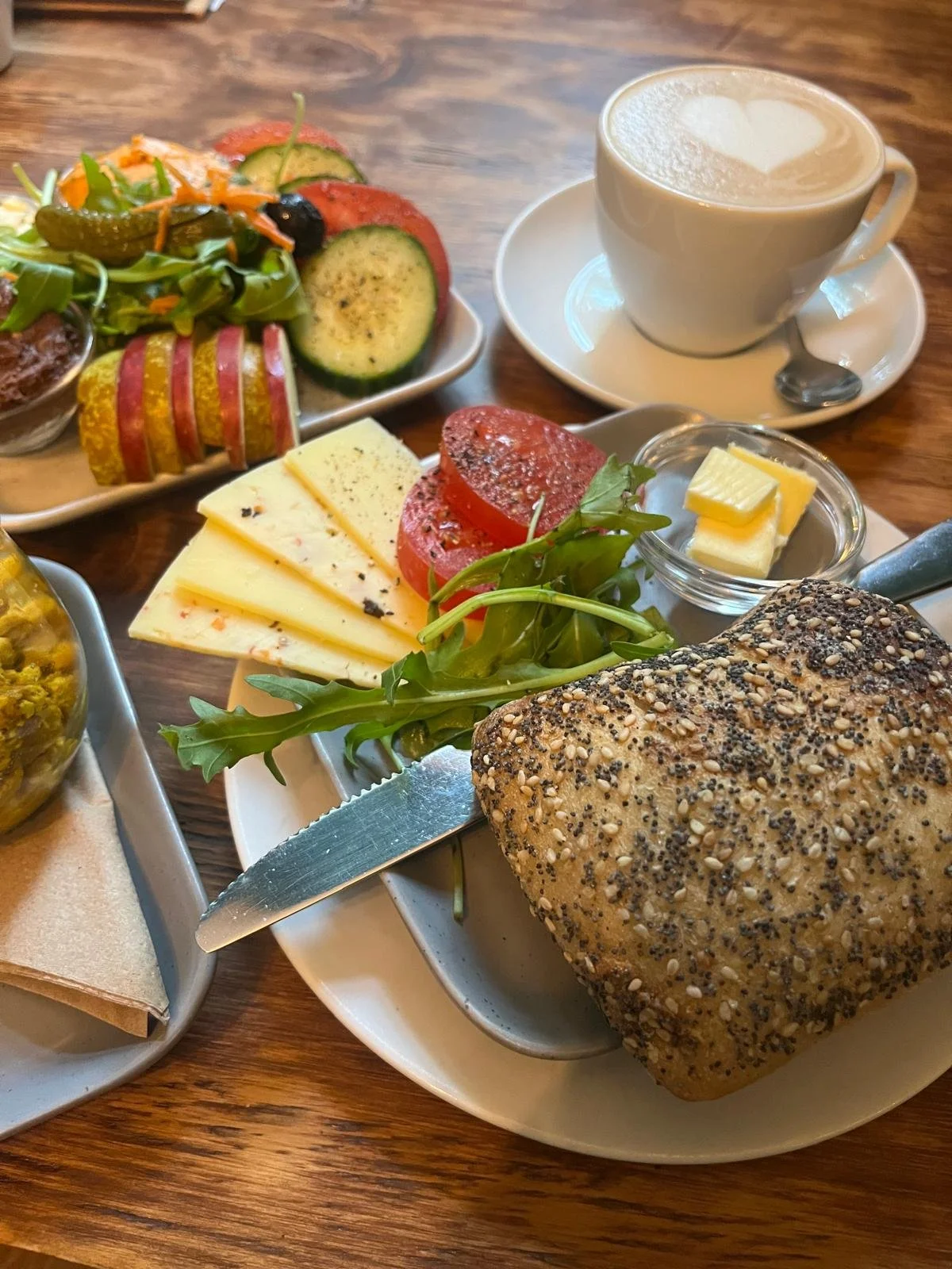 Frühstück und Kaffee