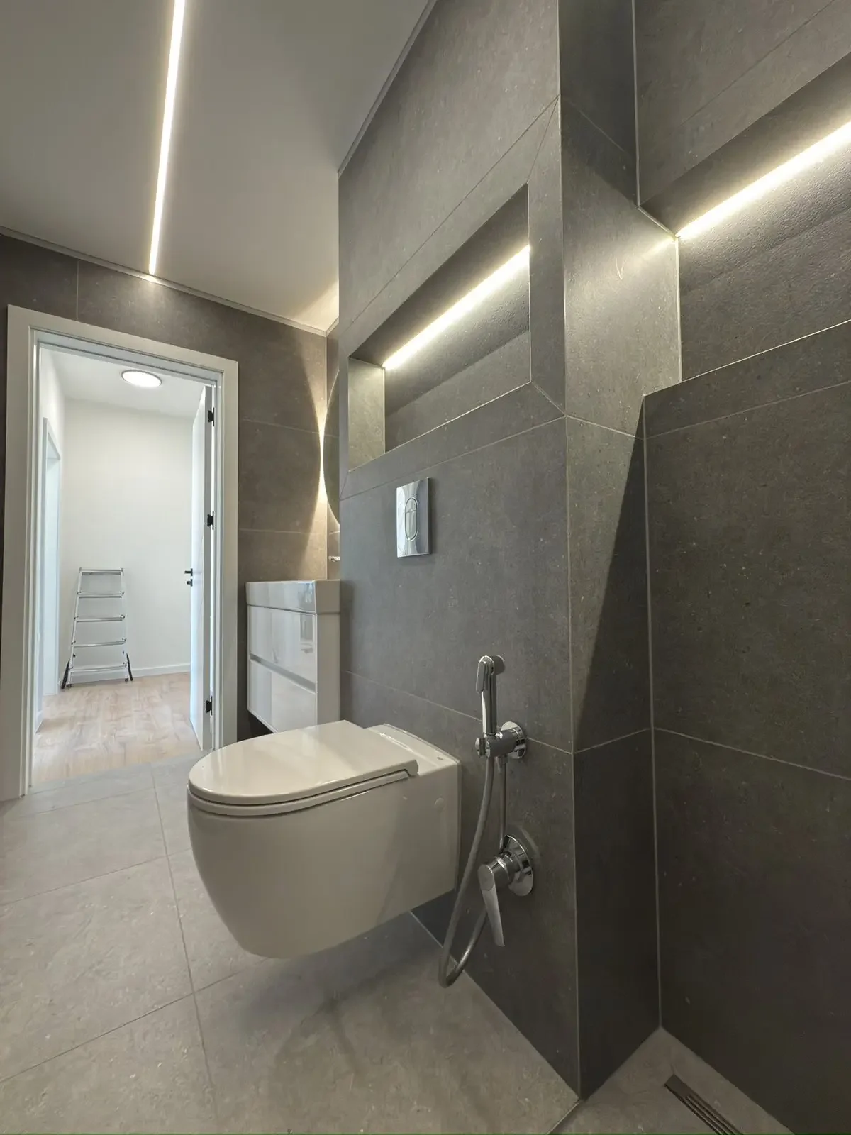 Професионален ремонт на баня в модерен стил от PDD Luxury Constructions