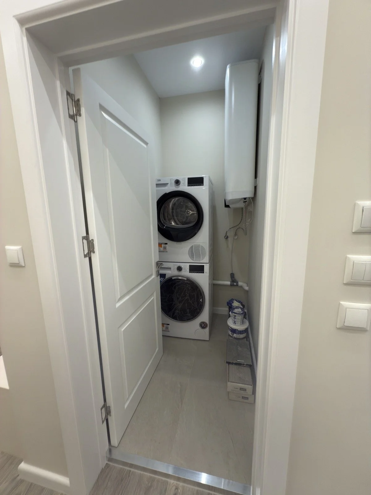 Луксозен апартамент Modern White ь.jpg