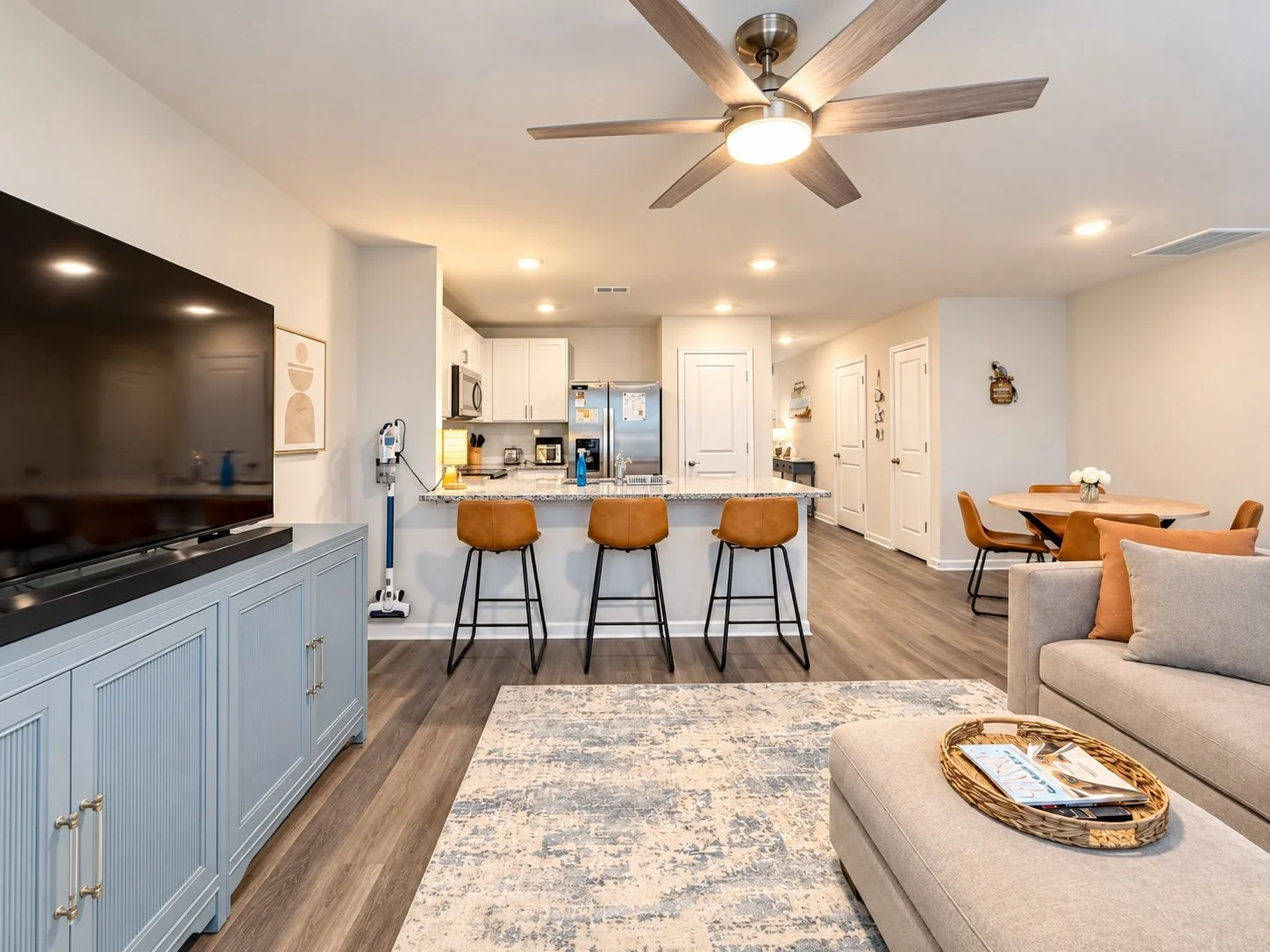 living-room-004.jpg