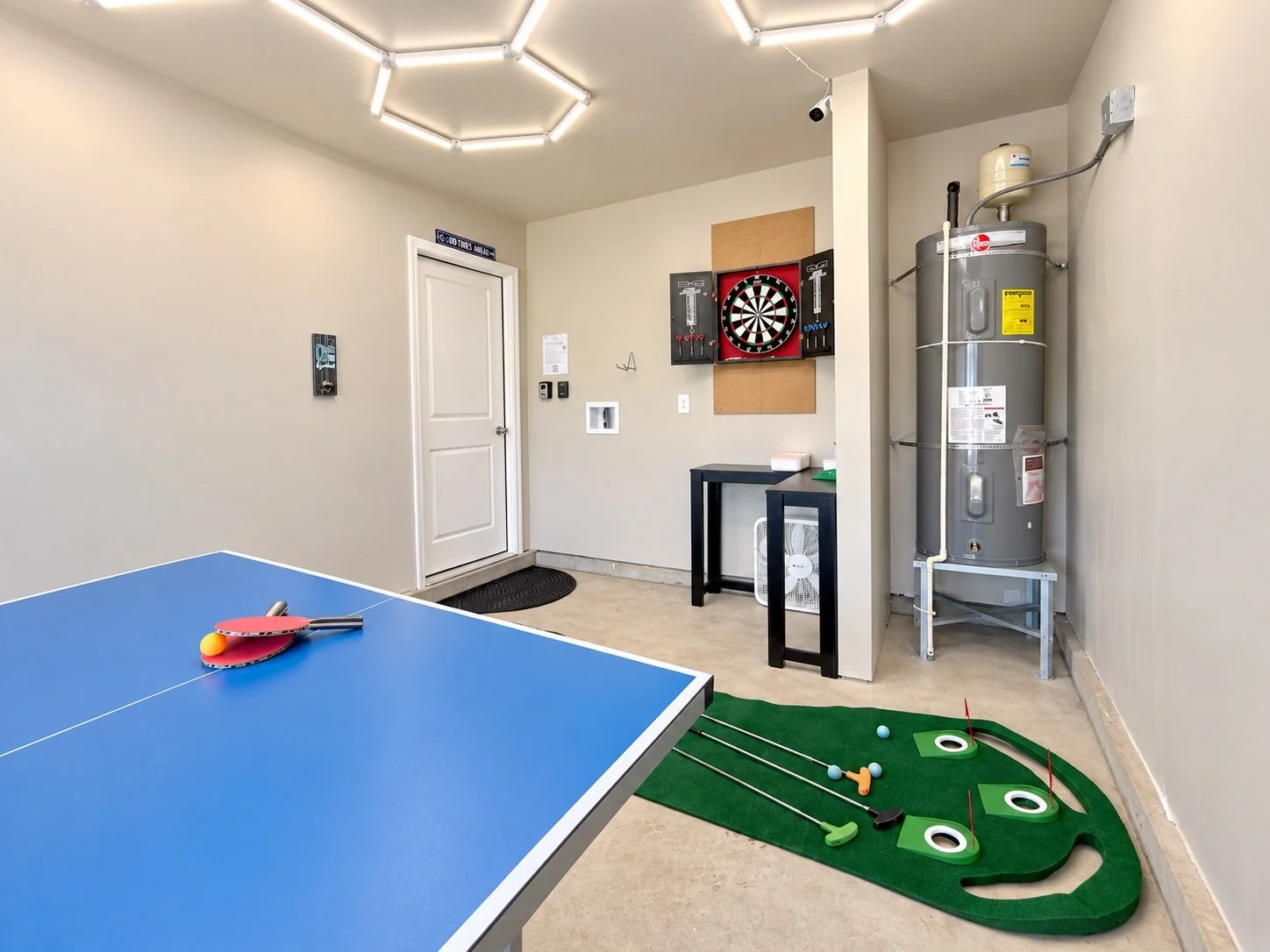 garage-game-room-002.jpg