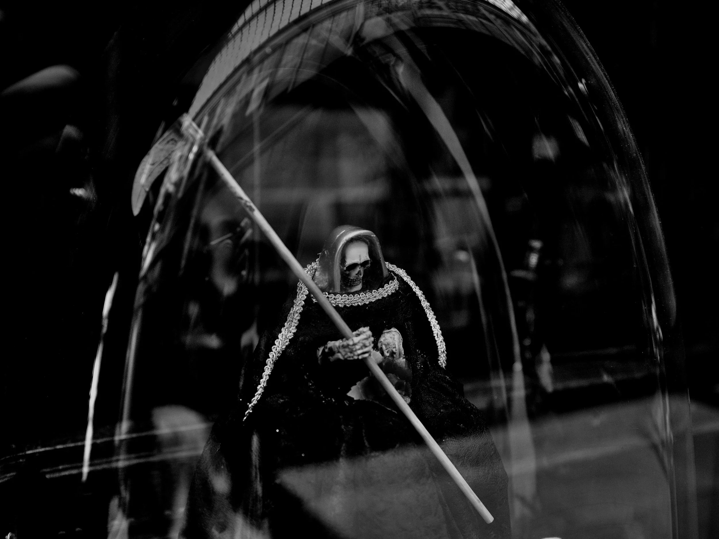 Le noir n’est pas rien : c’est la visibilité du non-visible