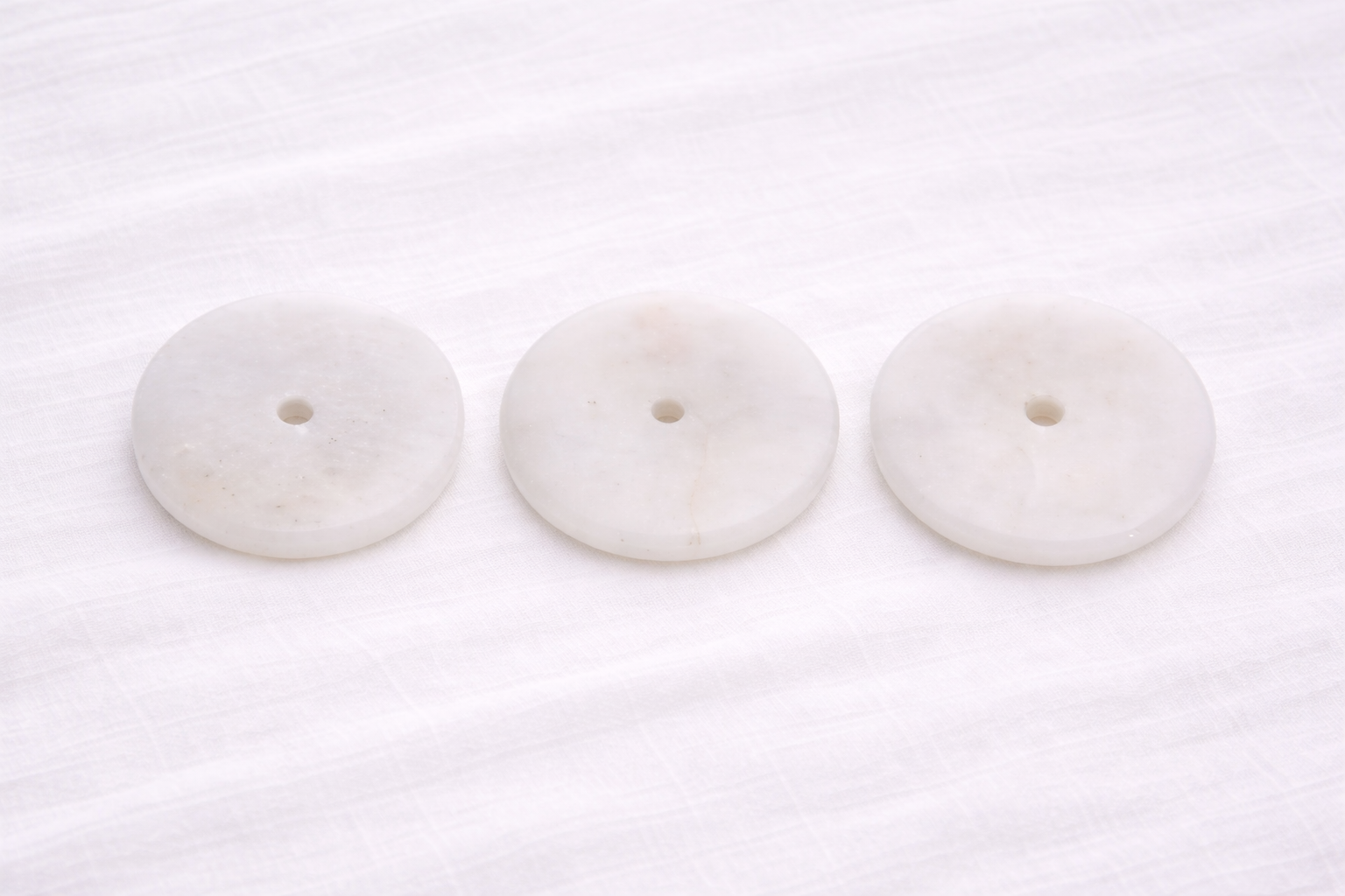 selenite holder linen.png