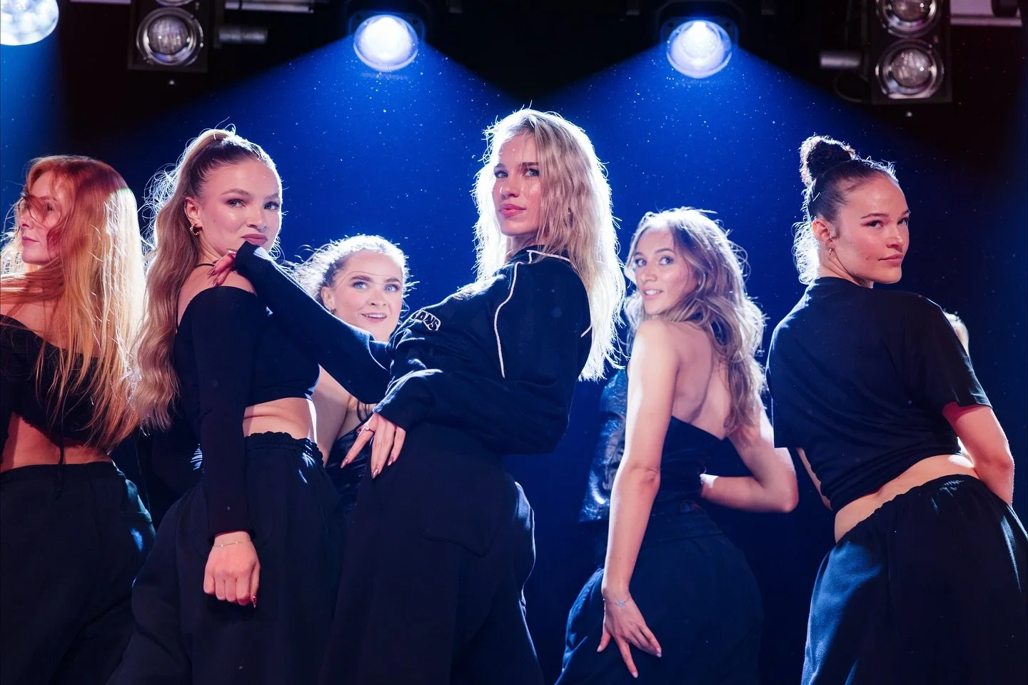 @levels.danceshow 🔥 shoutout to my amazing dancers! @natalie_divine @beccaduke_x @rebeccamillar_4 @eilidhnichol @ionaturnbull @rachellljohnstonee @jennyhodge_xx @pippa_mcneill 

📸 @fmphotosx