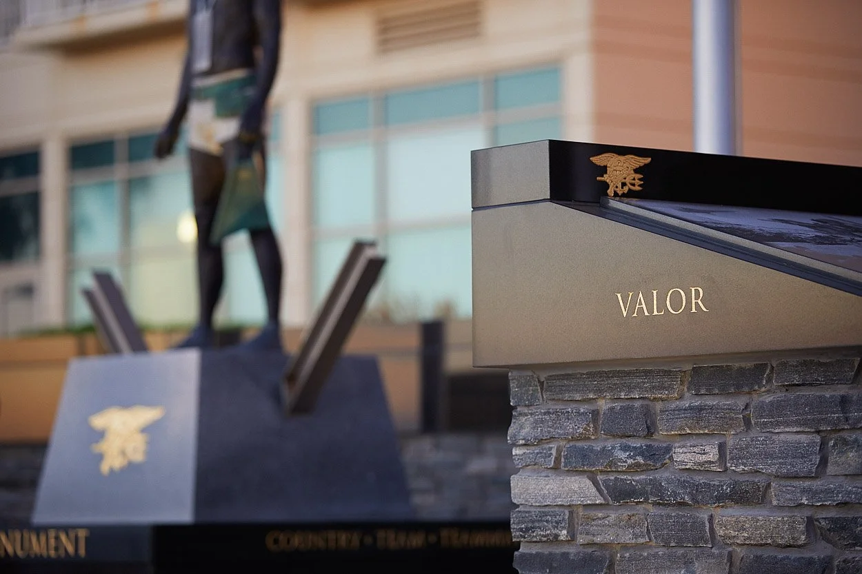 20170929-100_Navy SEAL Monument VB (2).jpg