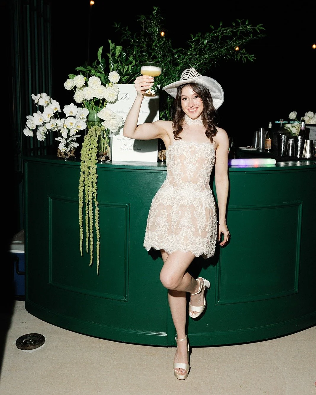 We love when a bride does an outfit change during the evening and chooses to make a statement with the bar florals. And how fun is this extra long hanging amaranthus that came in for Sabrina's wedding?
CHEERS to a 3 day weekend. 

venue: @thelittlech
