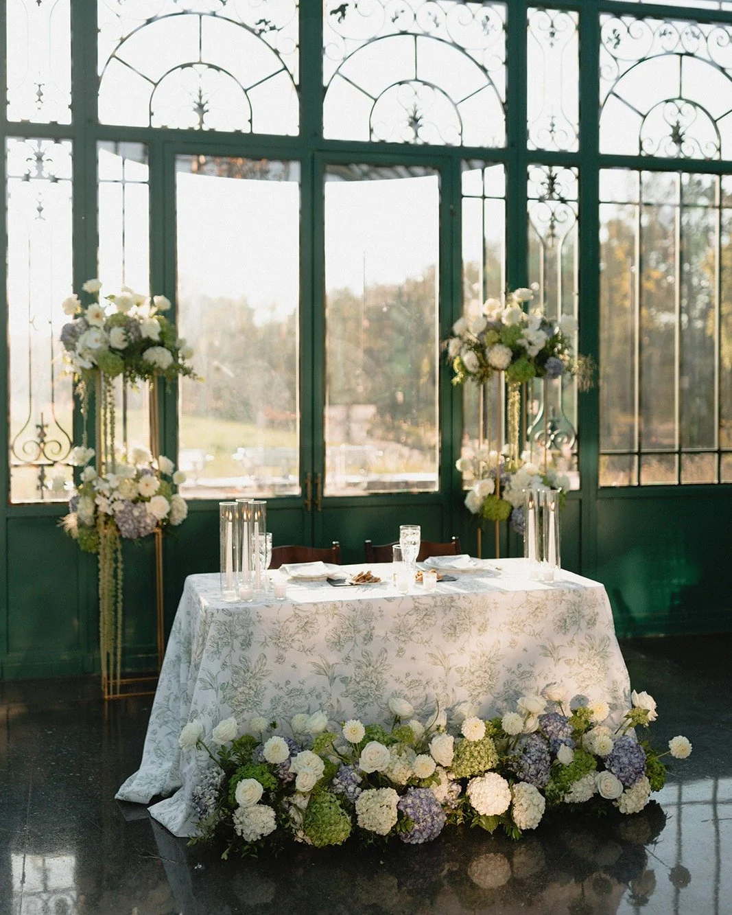 When the lighting hits just right for that evening glow. 

venue: @thelittlechapel
photography: @fernandflowerphoto
coordination: @asyouwish_weddings
florist: @sophisitcatedflorals
HMU artist: @symmetrybridalnc
musicians: @elegantensembles_nc
cake: @