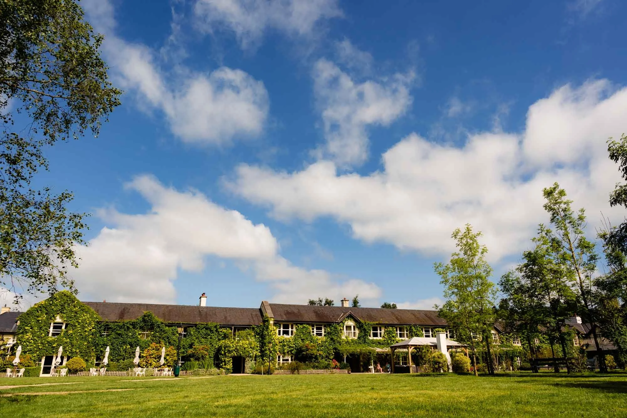 Brooklodge-summer-wedding-bridal-suite-annie-kheffache-1.jpg