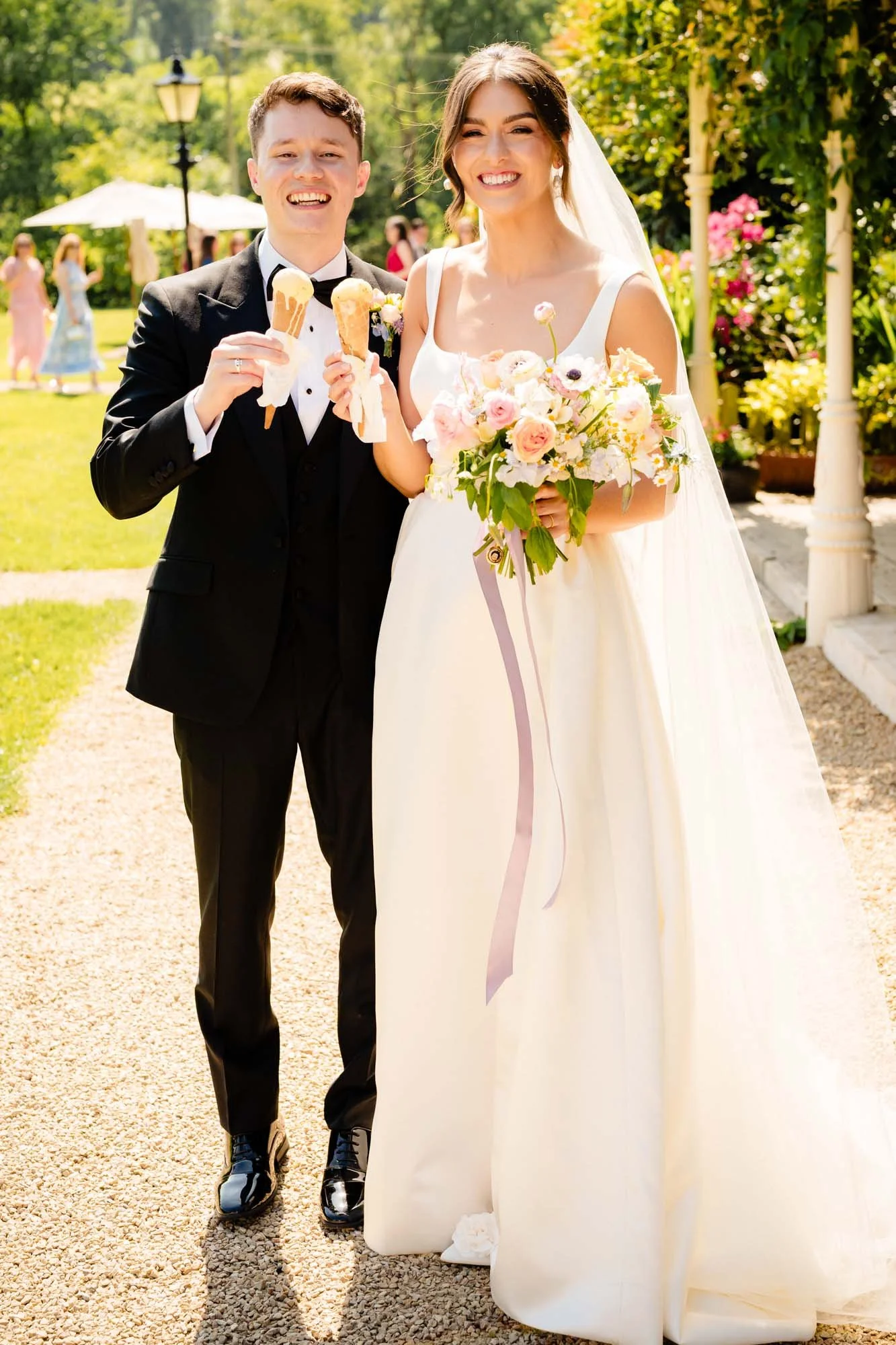 Brooklodge-summer-wedding-family-photographs-annie-kheffache-2.jpg