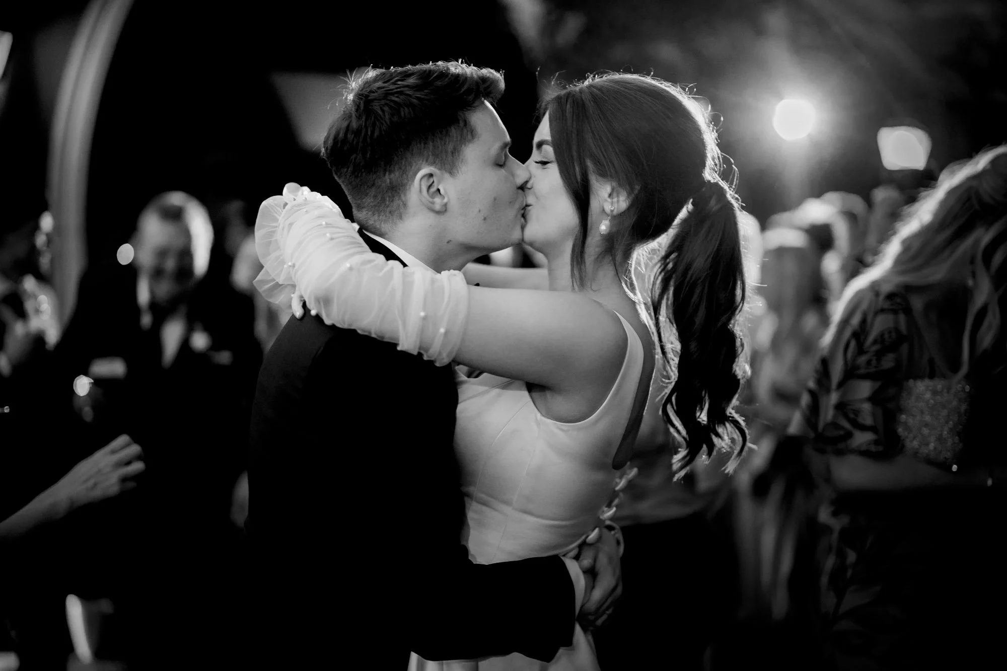 Brooklodge-wedding-outdoor-first-dance-photography-annie-kheffache-6.jpg