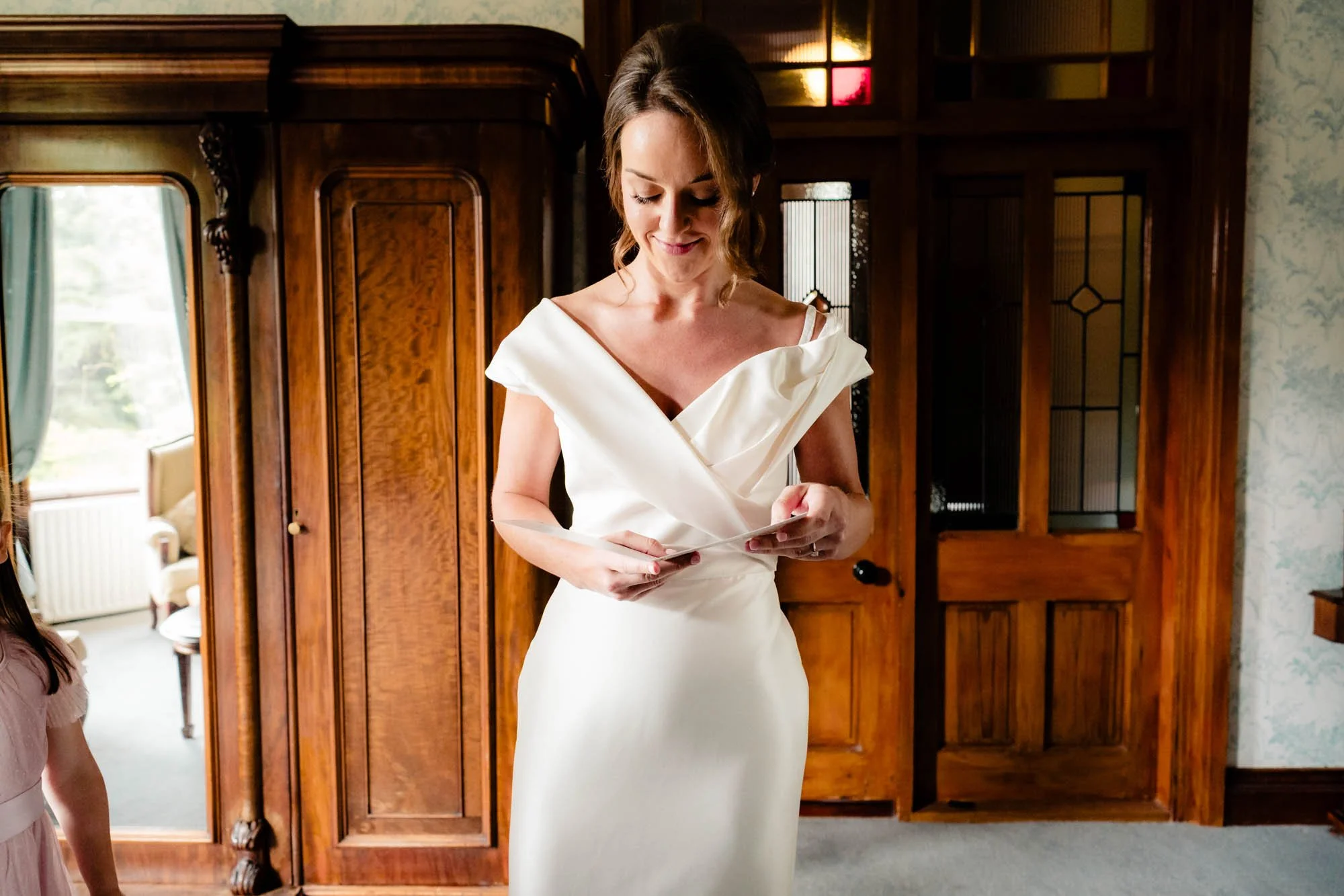 Tinakilly-House-Wedding-Photographer-Bride-Bridal-Suite-Annie-Kheffache-6.jpg