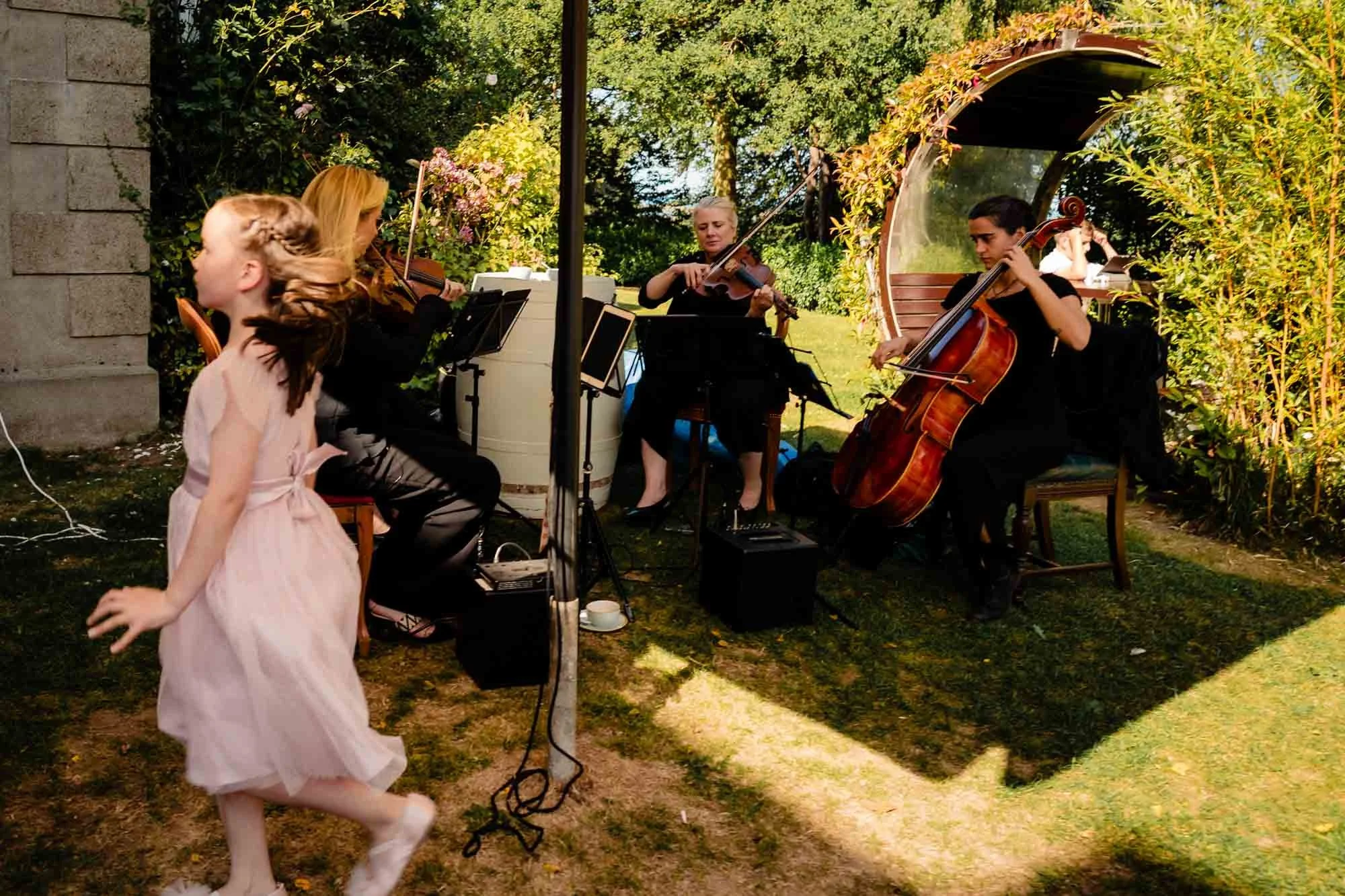 Tinakilly-House-Wicklow-Wedding-Outdoor-Drinks-Reception-Photography-Annie-Kheffache-6.jpg