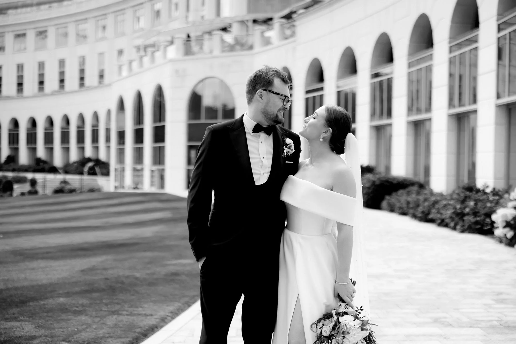 Powerscourt-hotel-relaxed-natural-wedding-photographs-annie-kheffache-7.jpg
