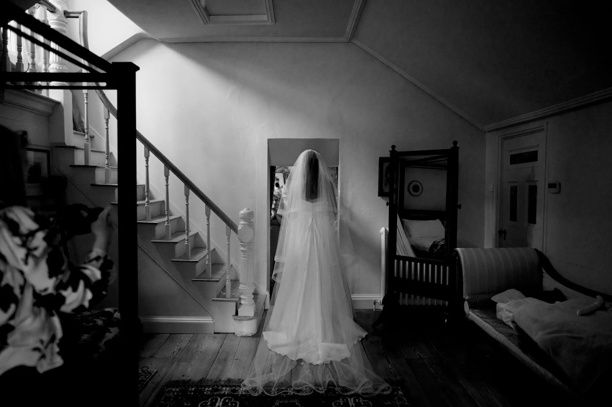 Gloster-House-Wedding-Bride-Preparations-Bridal-Suite-Annie-Kheffache-19.jpg