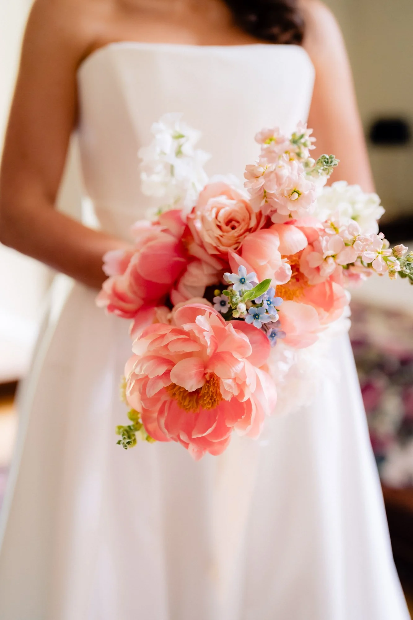 Gloster-House-Wedding-Bride-Preparations-Bridal-Suite-Annie-Kheffache-22.jpg