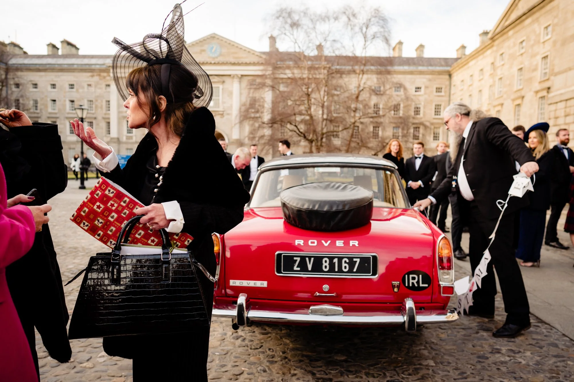 Trinity-college-dublin-wedding-family-photos-annie-kheffache-1.jpg